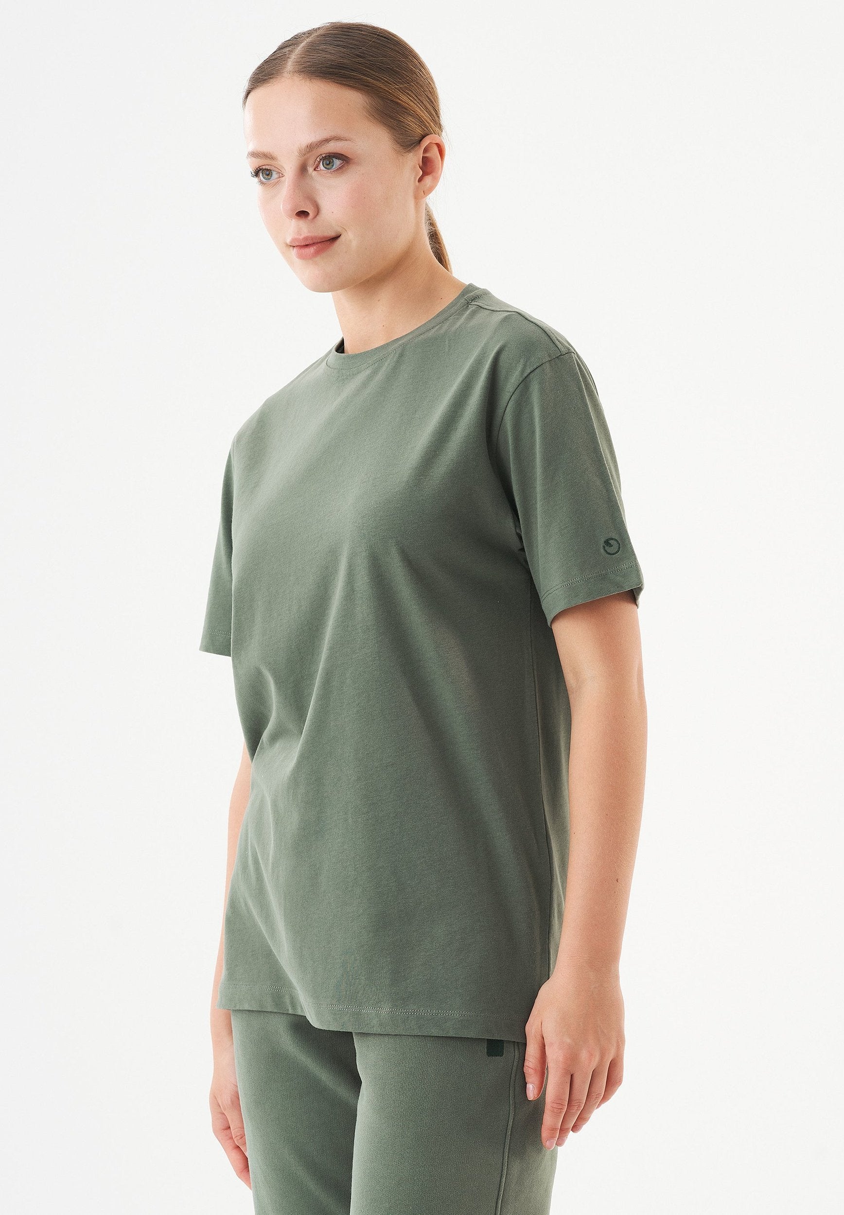 ESSENTIALS-TILLO- Unisex Basic T-Shirt aus Bio-Baumwolle