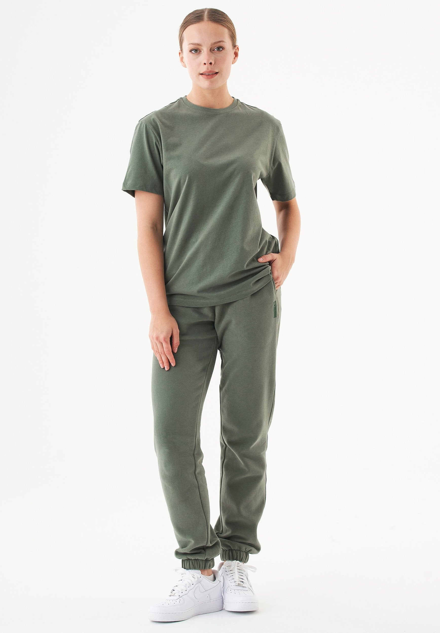 ESSENTIALS-TILLO- Unisex Basic T-Shirt aus Bio-Baumwolle