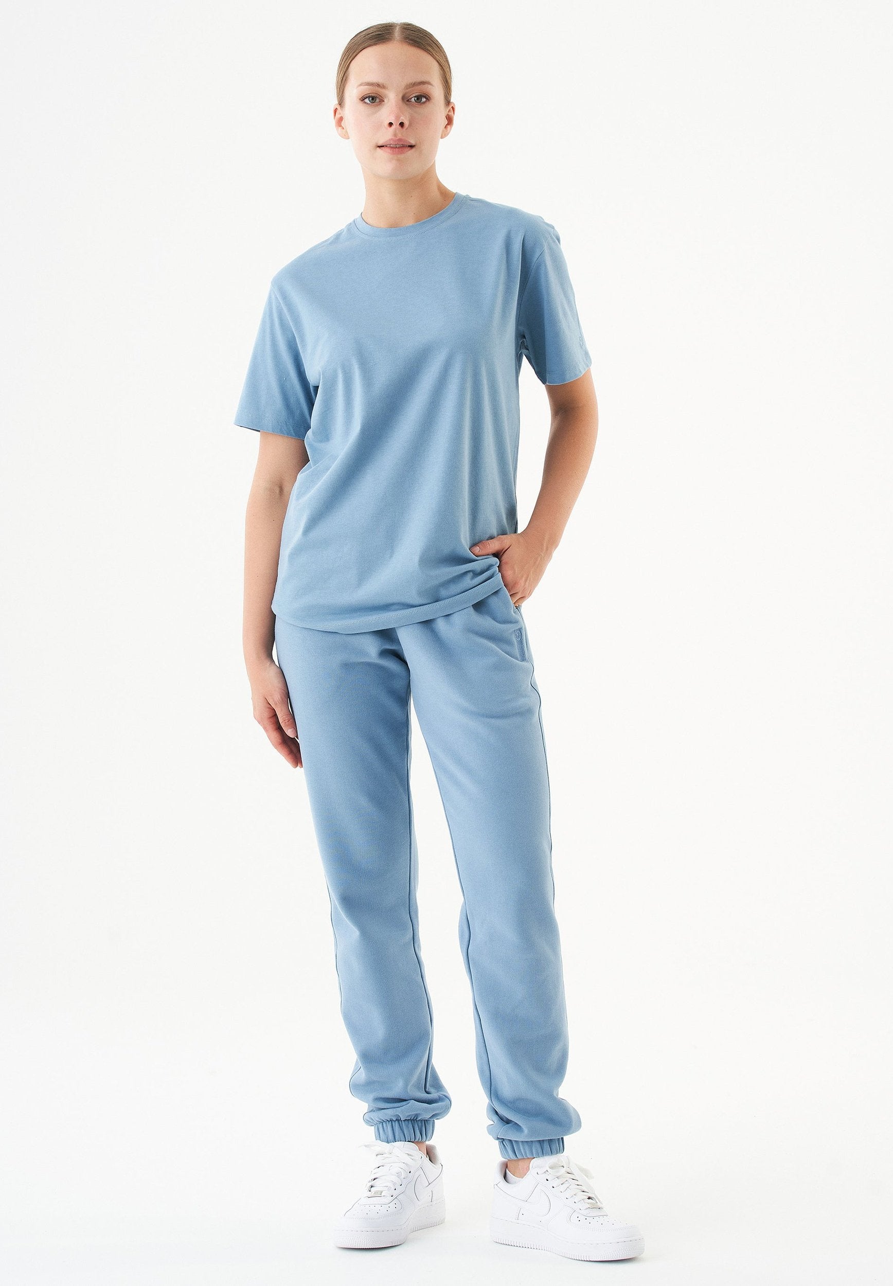 ESSENTIALS-TILLO- Unisex Basic T-Shirt aus Bio-Baumwolle