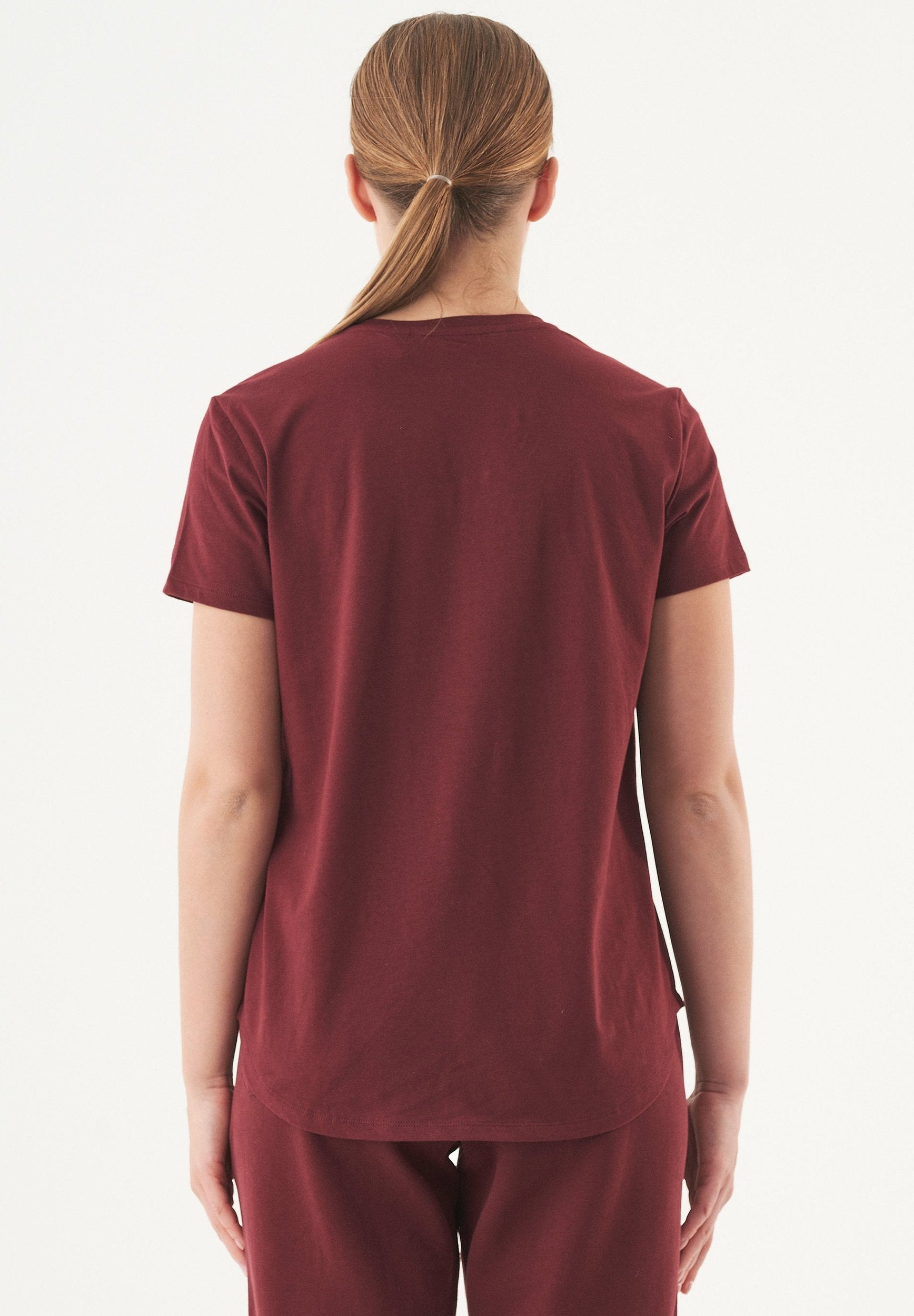 TUBA Basic T-Shirt aus Bio-Baumwolle mit V-Ausschnitt