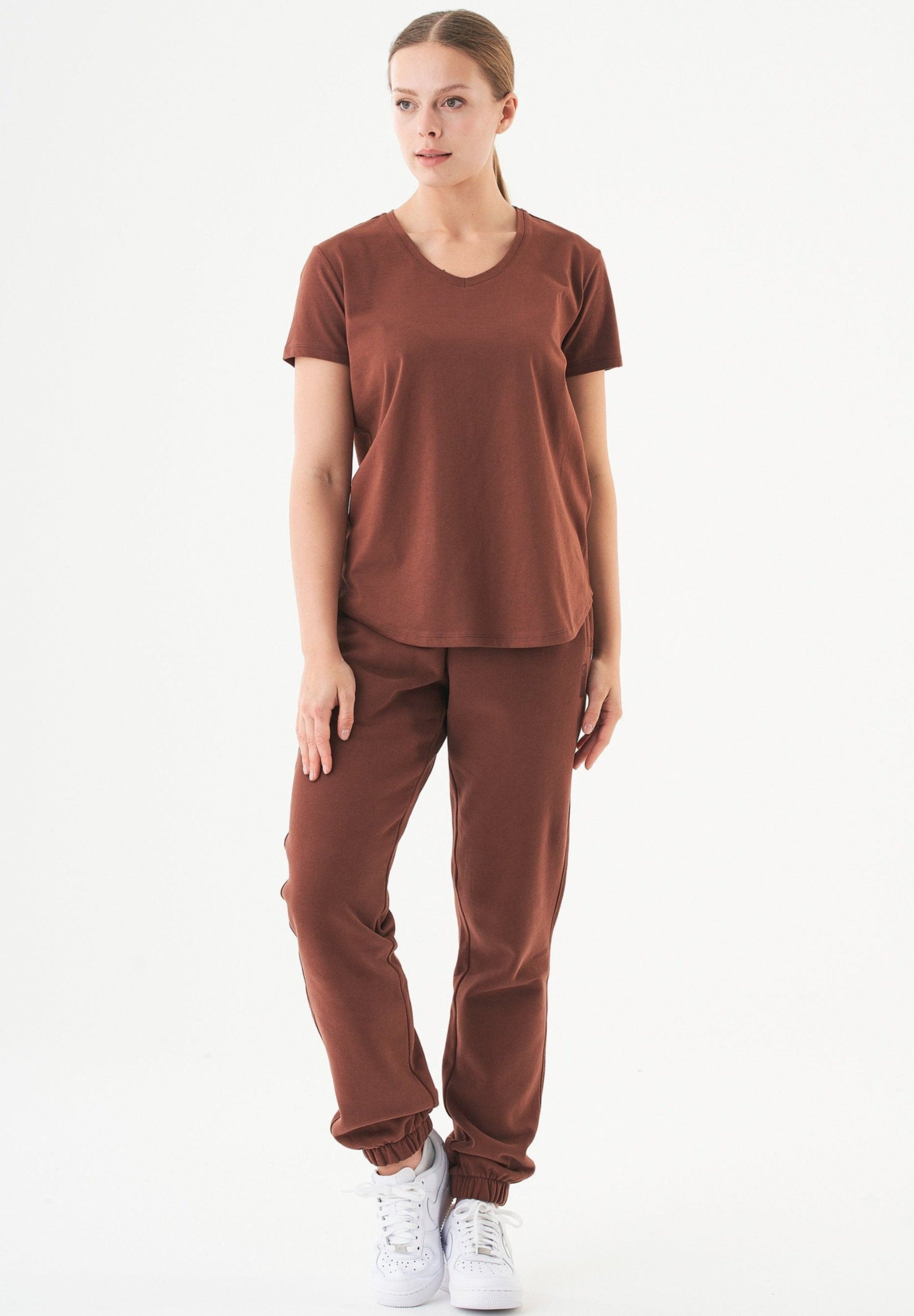 TUBA Basic T-Shirt aus Bio-Baumwolle mit V-Ausschnitt