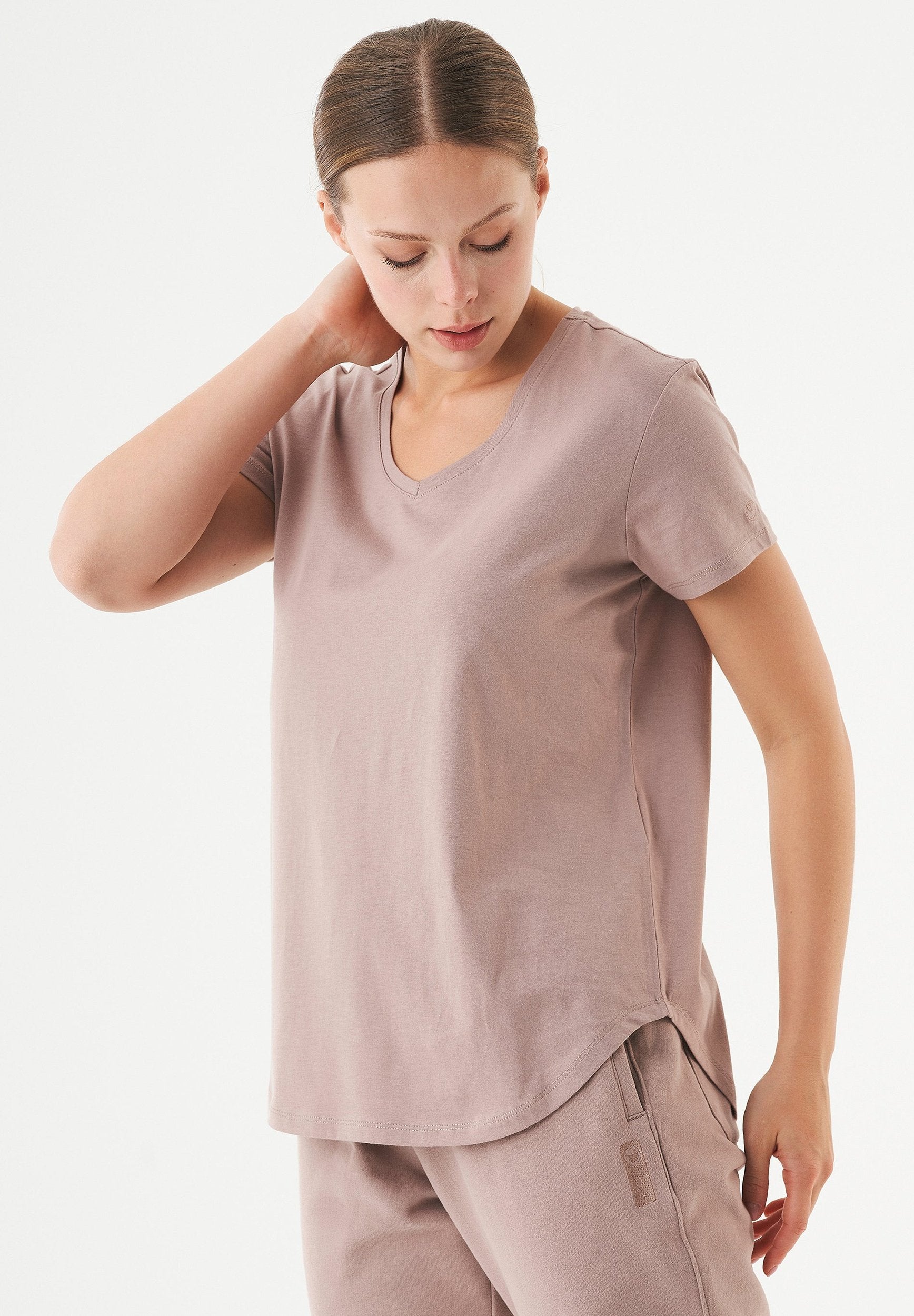 TUBA Basic T-Shirt aus Bio-Baumwolle mit V-Ausschnitt