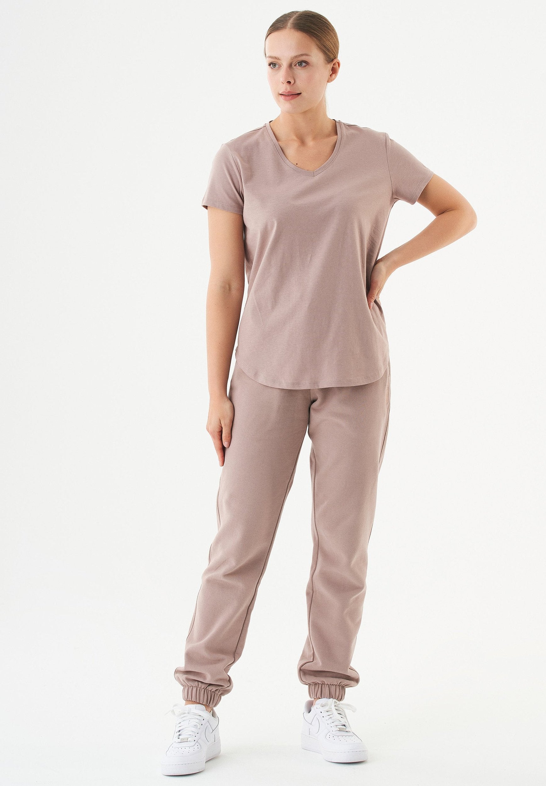 TUBA Basic T-Shirt aus Bio-Baumwolle mit V-Ausschnitt