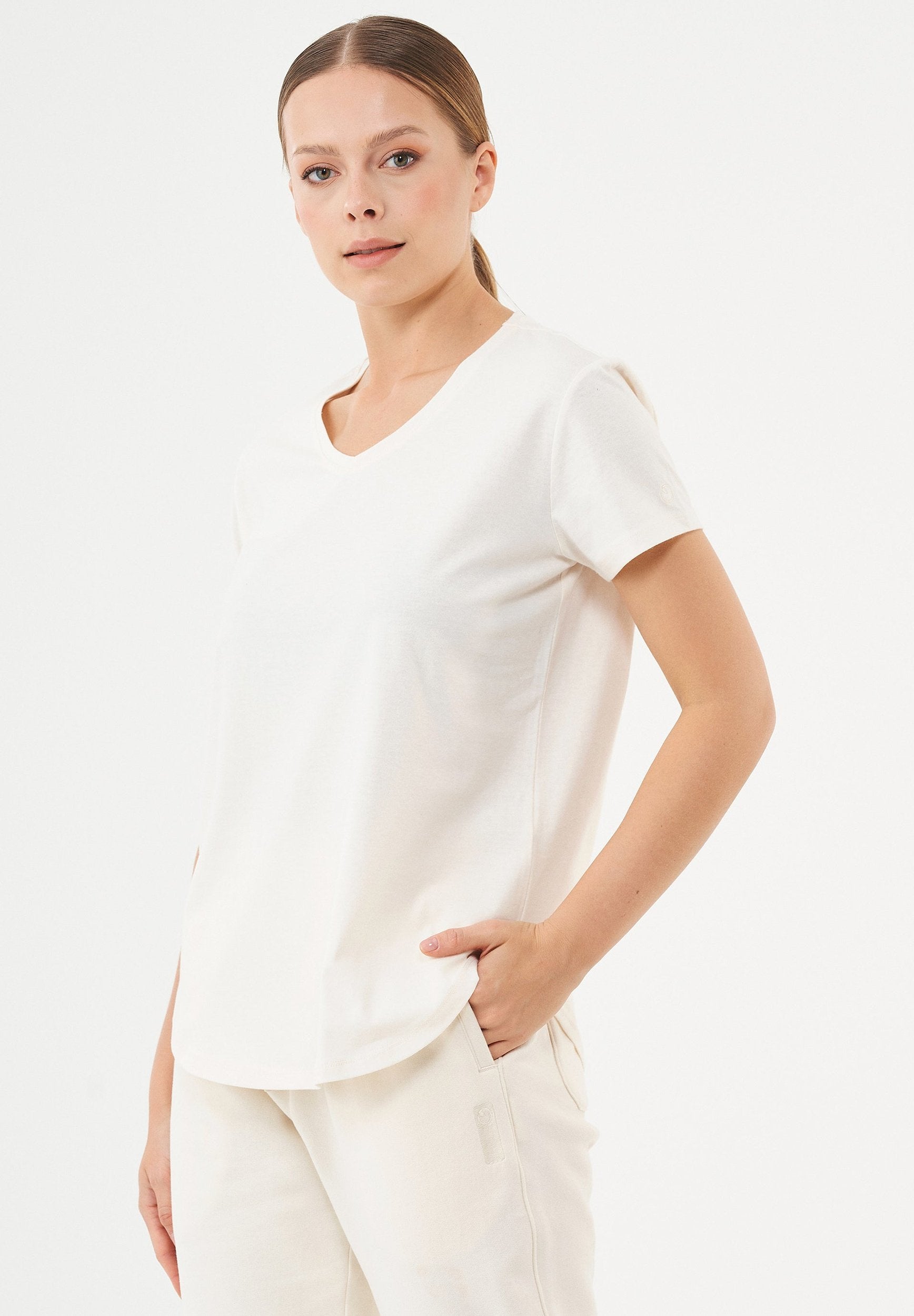 TUBA Basic T-Shirt aus Bio-Baumwolle mit V-Ausschnitt