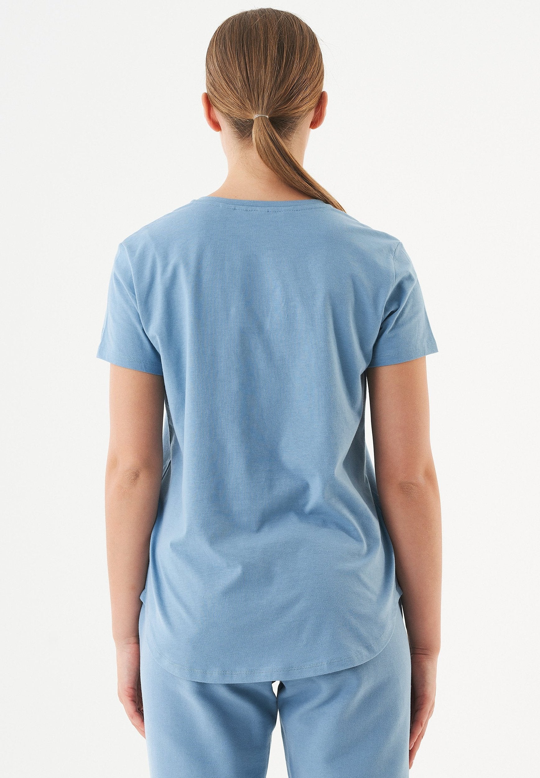 ESSENTIALS-TUBA- Basic T-Shirt aus Bio-Baumwolle mit V-Ausschnitt