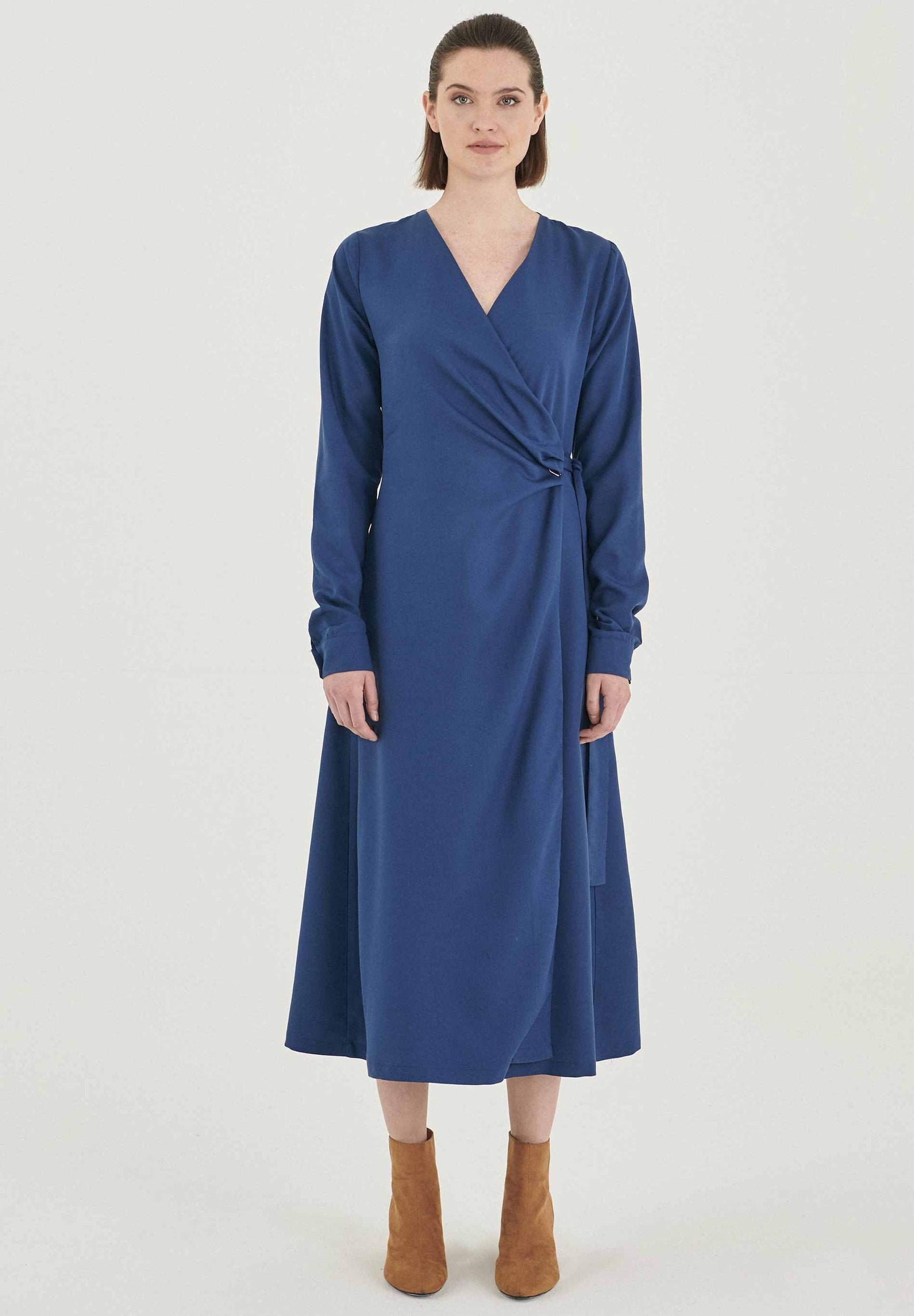 Kleid aus TENCEL™ Lyocell mit Taillengürtel