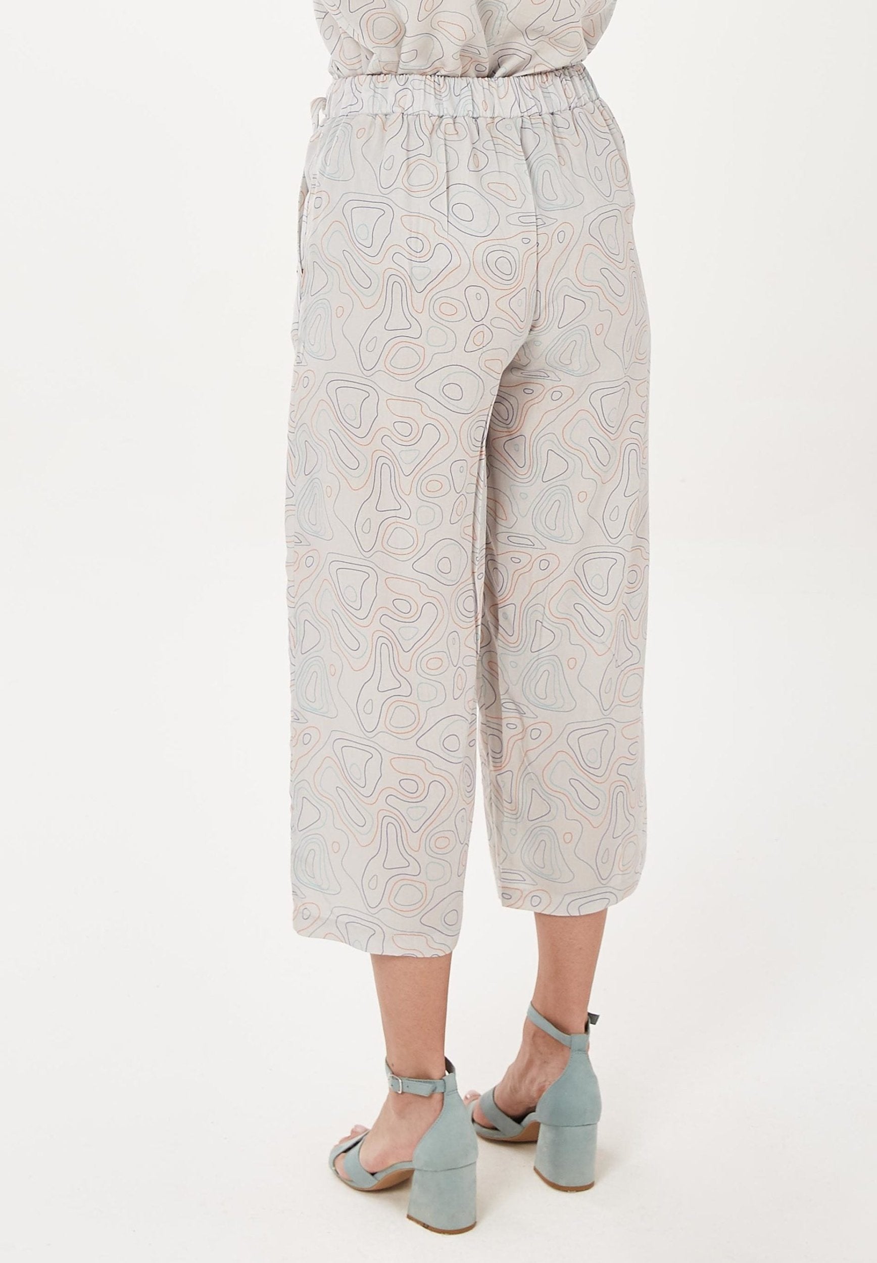 7/8-Hose aus TENCEL™ Lyocell mit Allover-Print