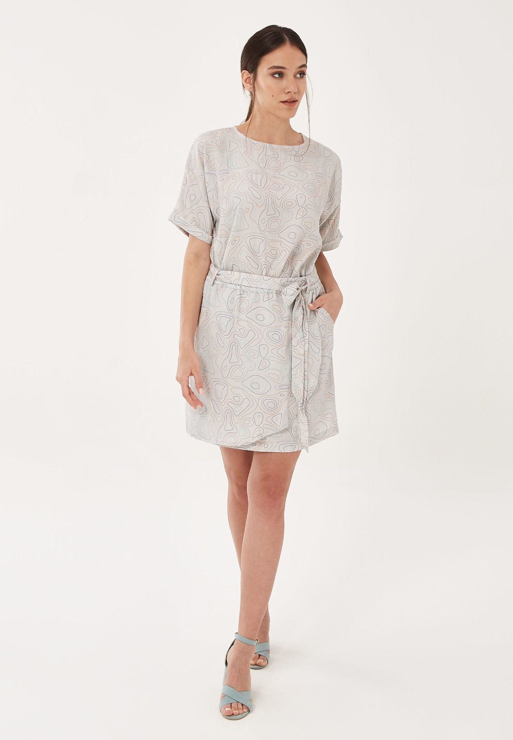 Minirock aus TENCEL™ Lyocell mit Bindegürtel