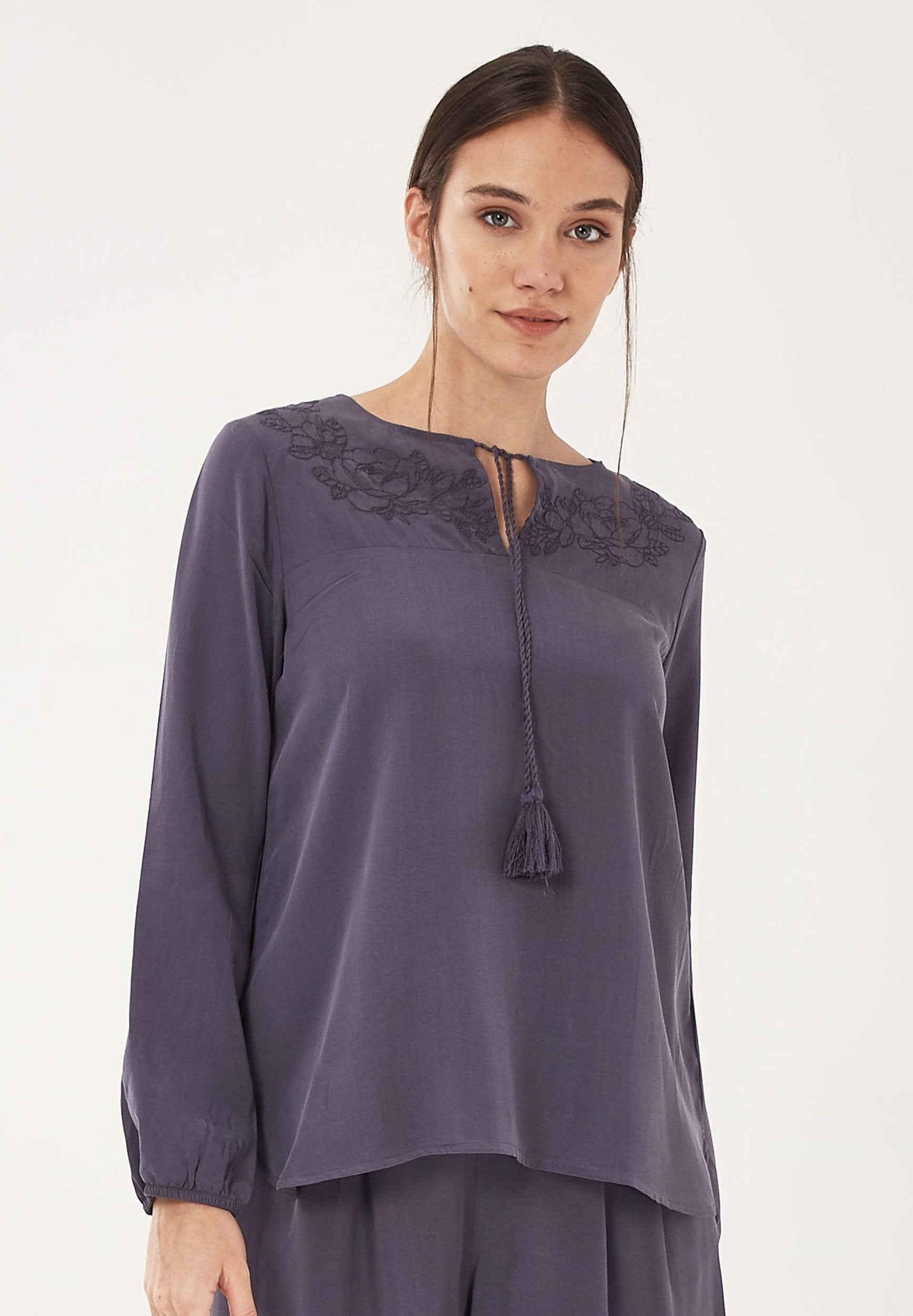 Bluse aus TENCEL™ Lyocell mit Stickerei | Öko Damenmode