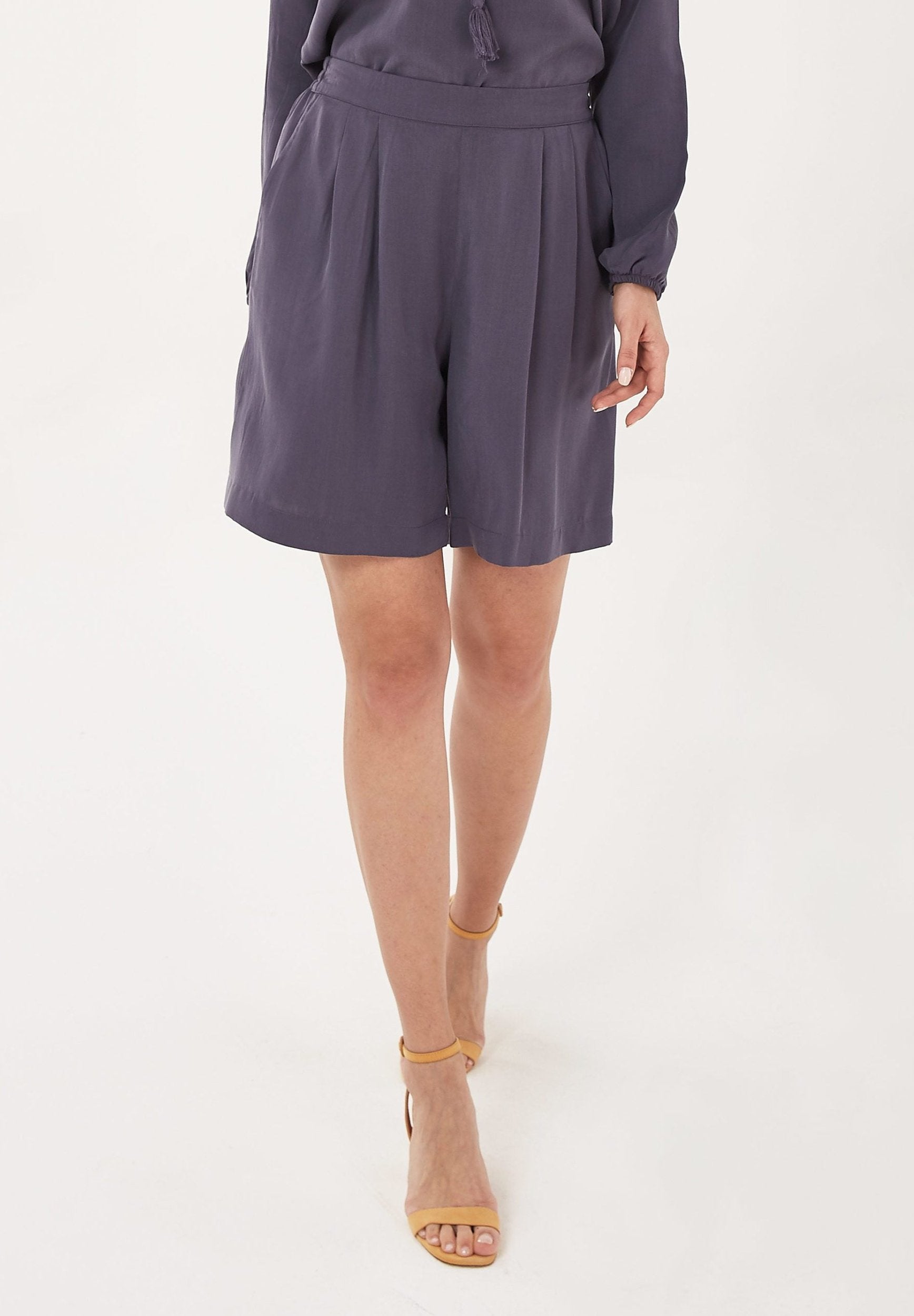 Shorts aus TENCEL™ Lyocell mit Bundfalten | Eco Damenmode