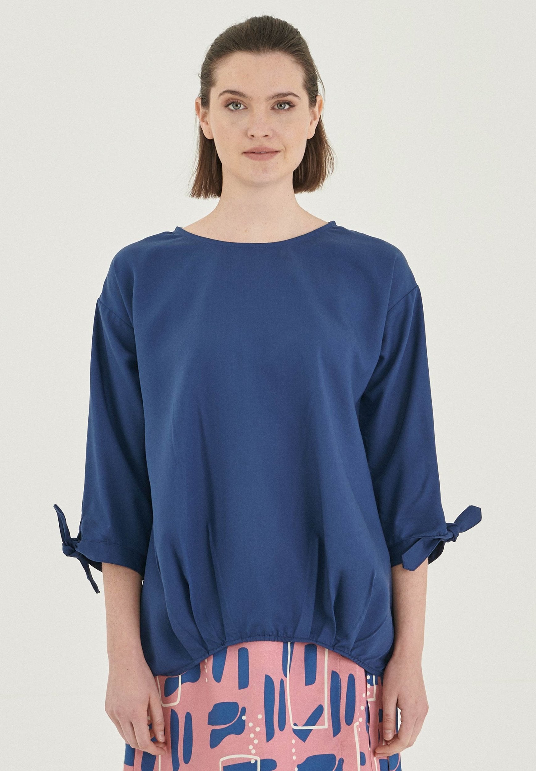 Bluse aus TENCEL™ Lyocell mit Knotendetail