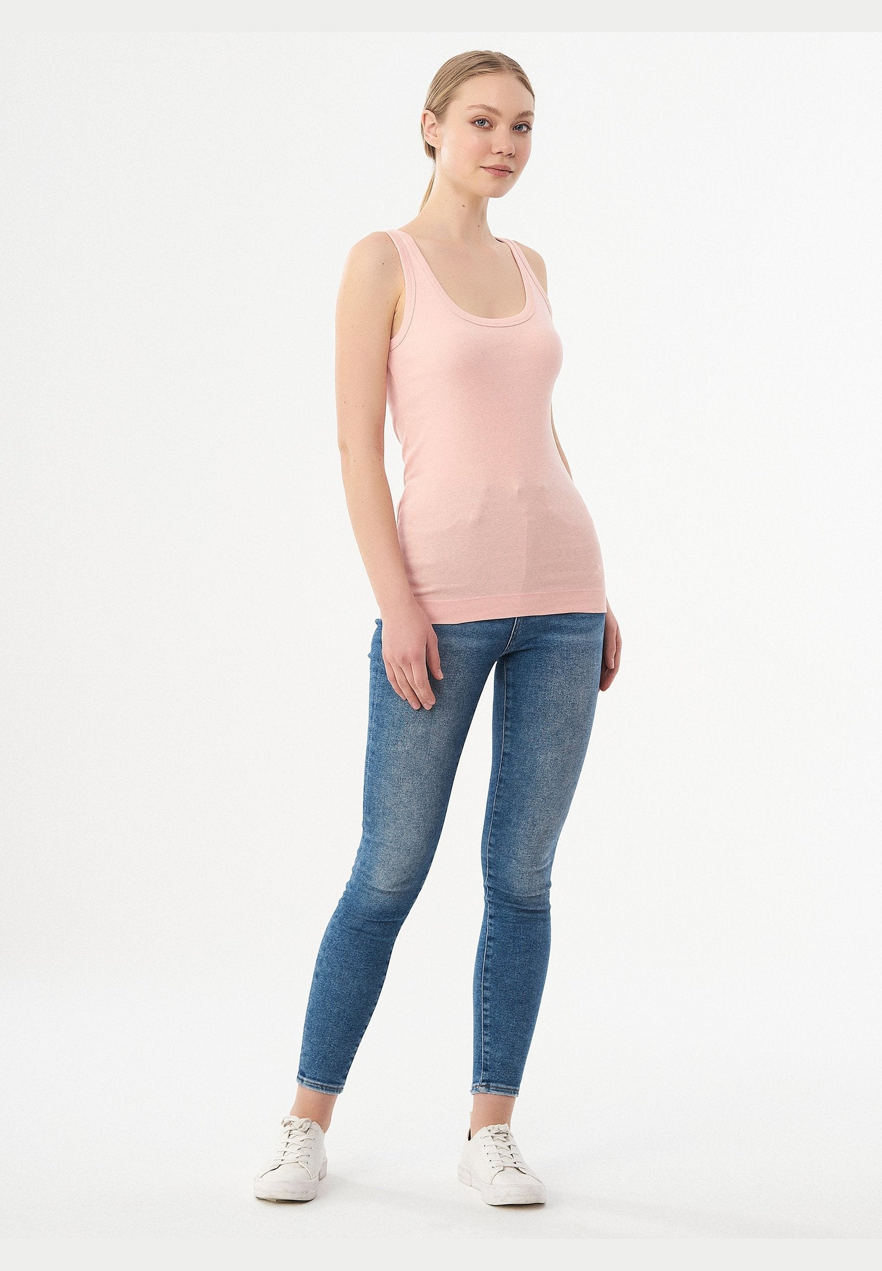 Geripptes Basic Top aus Bio-Baumwolle