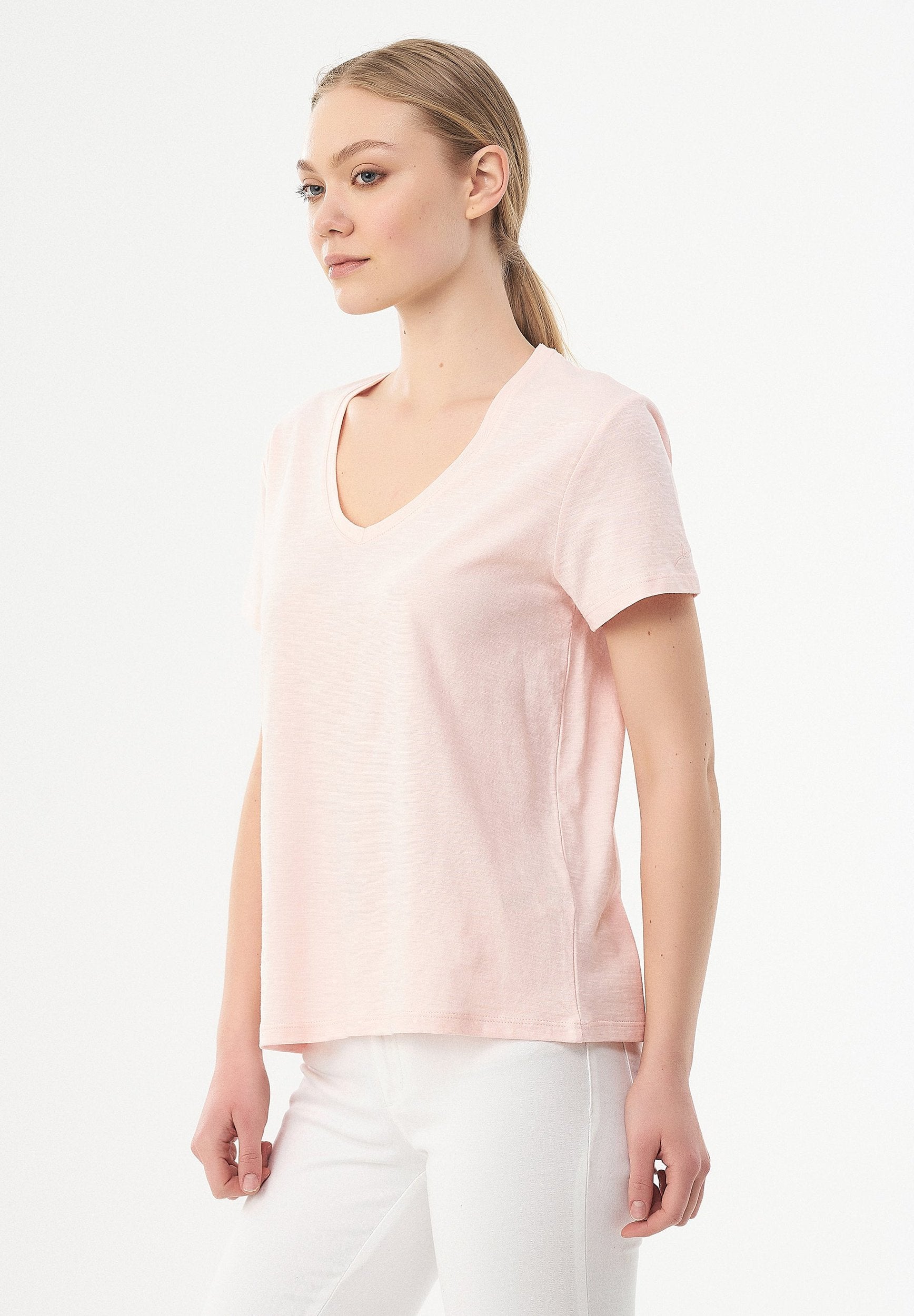 Basic T-Shirt aus Bio-Baumwolle mit V-Ausschnitt