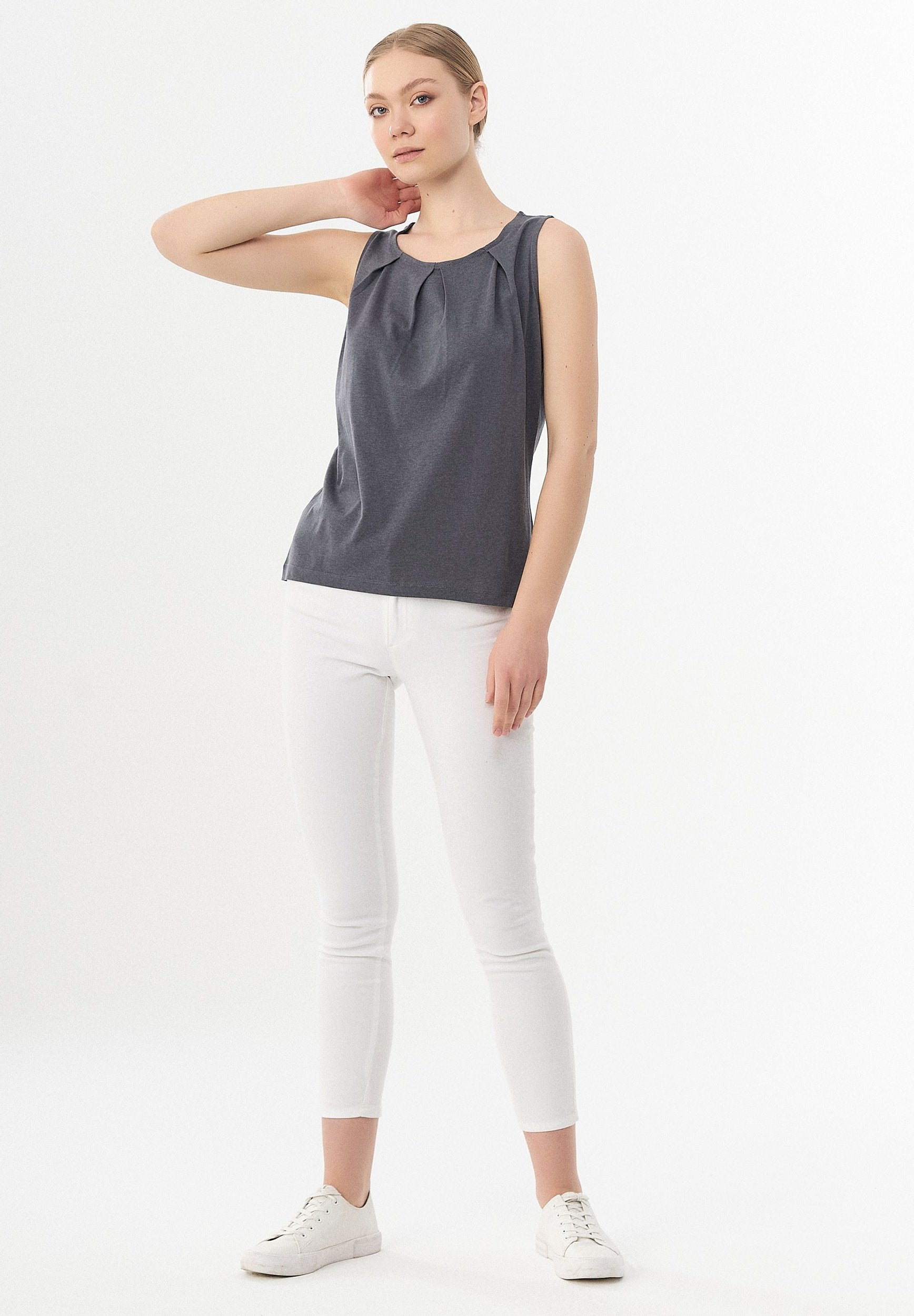 Top aus TENCEL™ Lyocell und Bio-Baumwolle