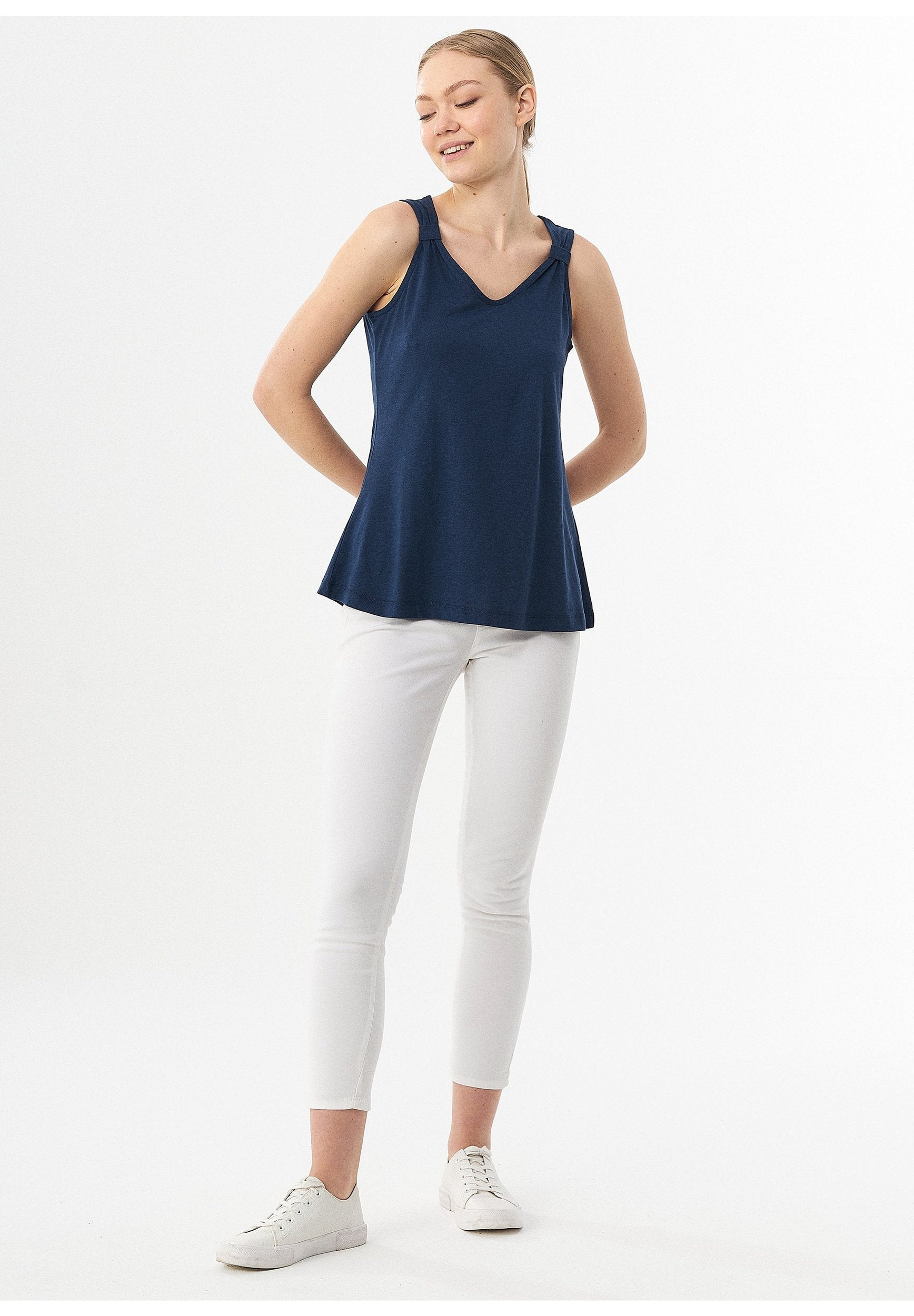 Top aus TENCEL™ Lyocell und Bio-Baumwolle