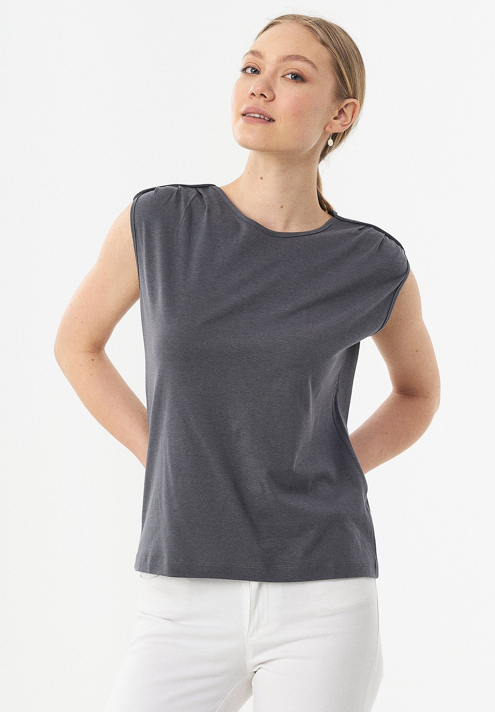 Top aus TENCEL™ Lyocell und Bio-Baumwolle