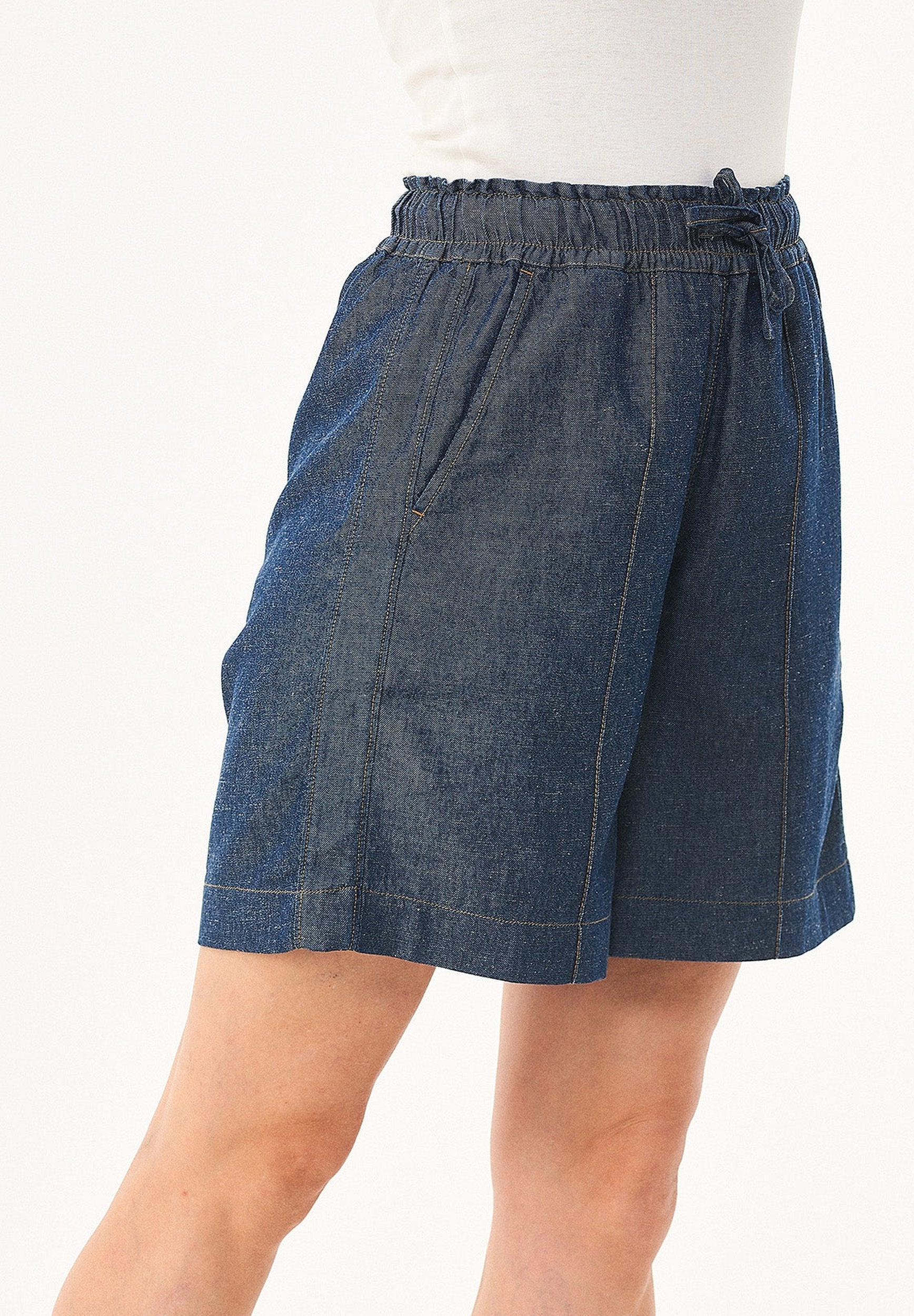 Denim-Shorts aus Bio-Baumwolle und TENCEL™ Lyocell mit Hanf