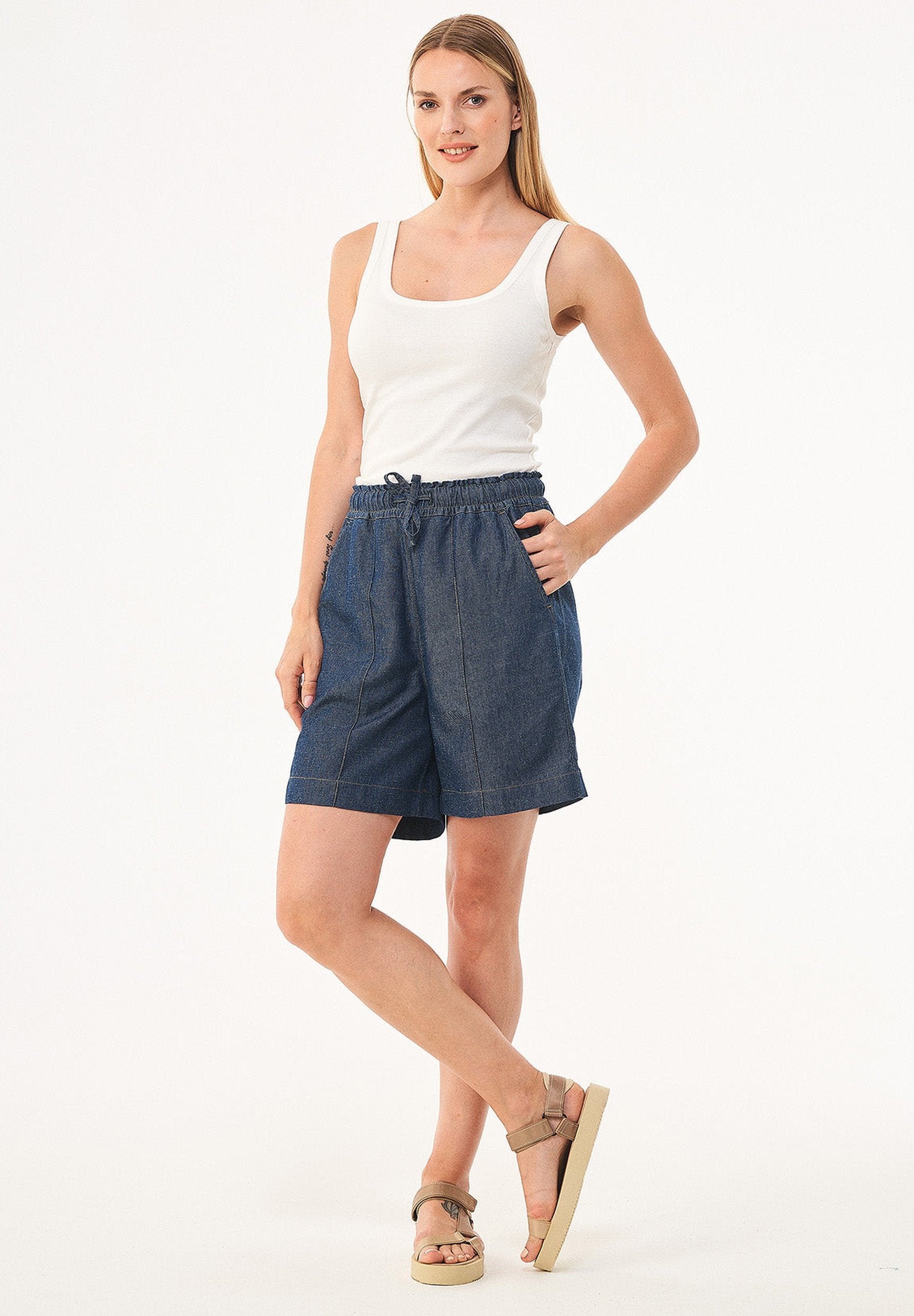 Denim-Shorts aus Bio-Baumwolle und TENCEL™ Lyocell mit Hanf