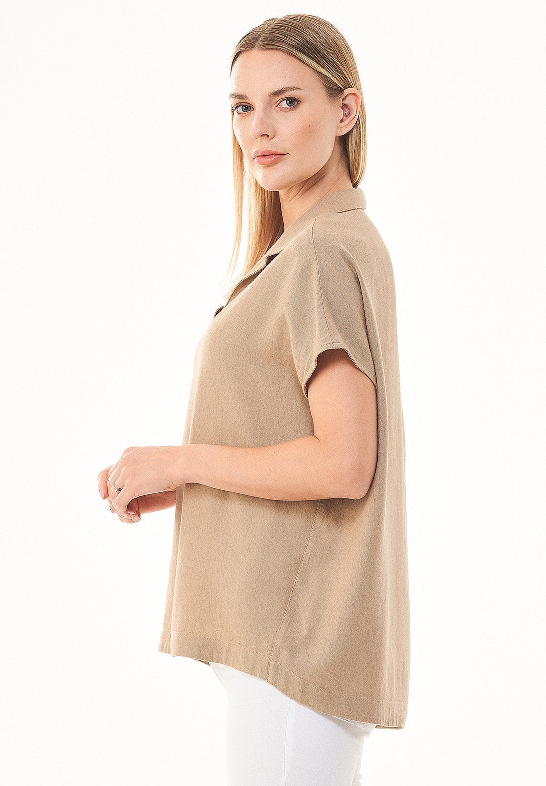 Bluse aus LENZING™ ECOVERO™  und Leinen