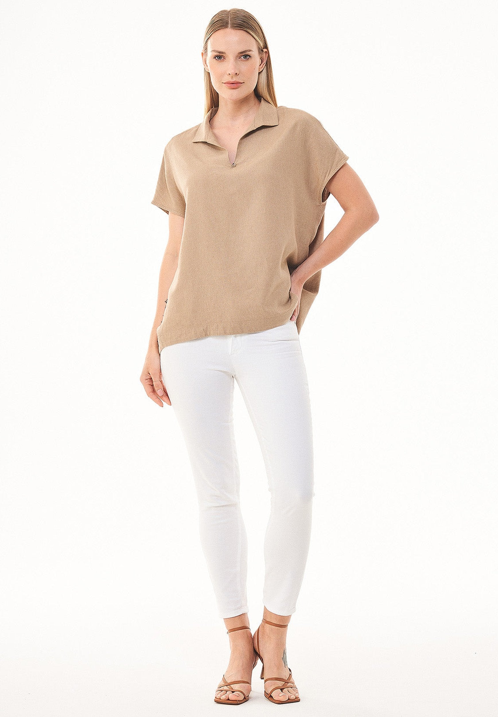 Bluse aus LENZING™ ECOVERO™  und Leinen