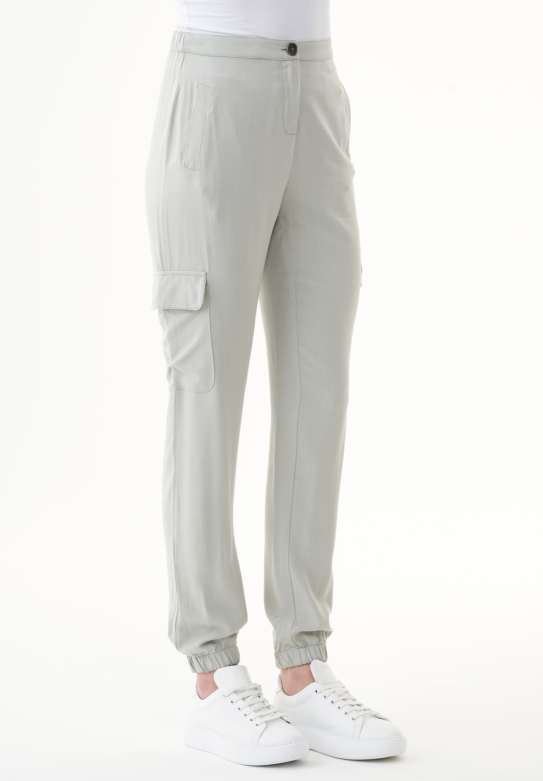 Cargohose aus LENZING™ ECOVERO™
