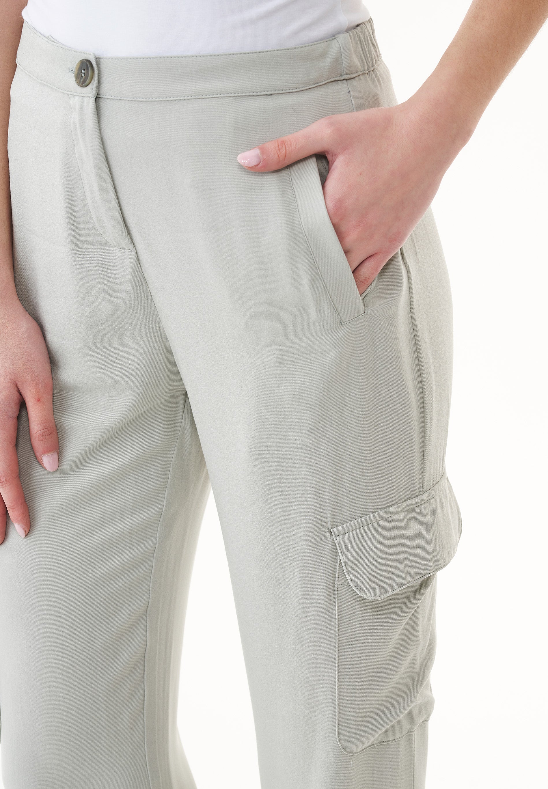 Cargohose aus LENZING™ ECOVERO™