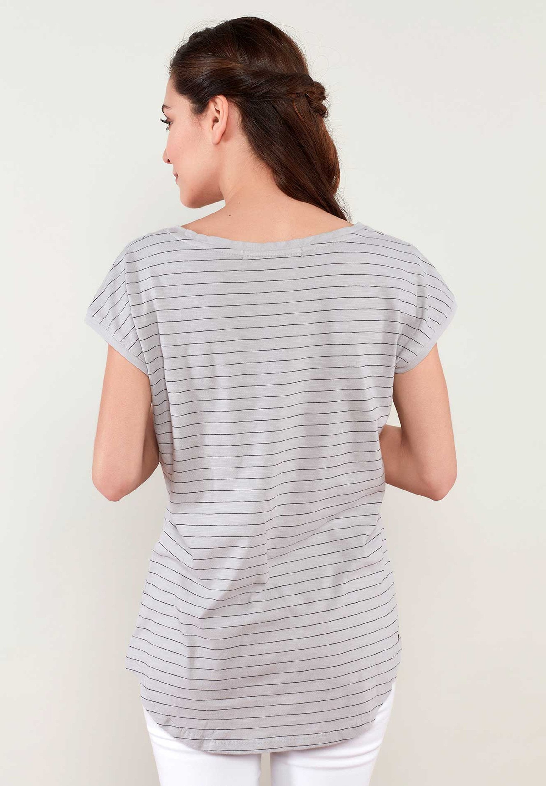 Gestreiftes T-Shirt aus Bio-Baumwolle mit längerem Rückenteil
