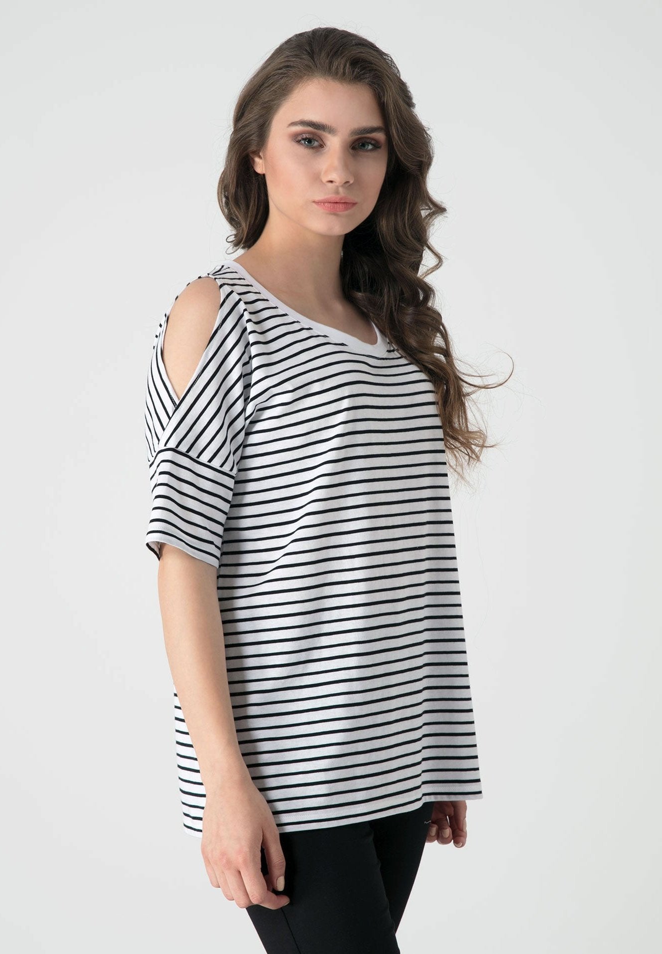 Schulterfreies T-Shirt aus Bio-Baumwolle mit Streifen