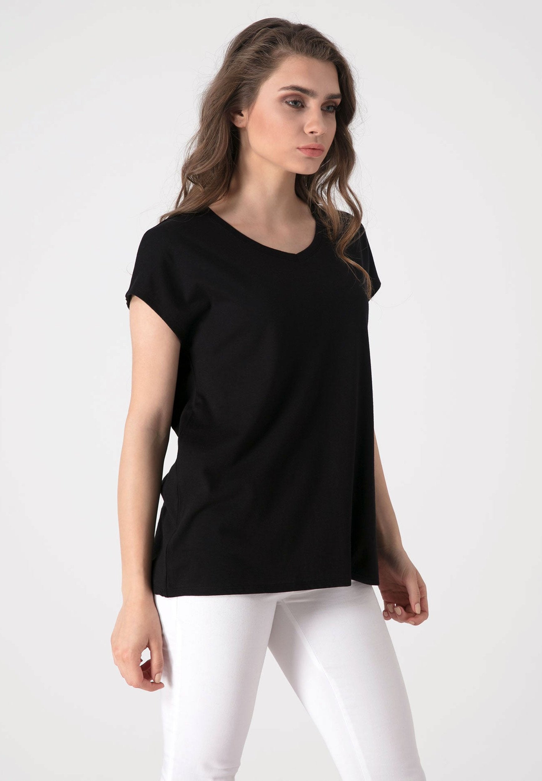Basic T-Shirt aus Bio-Baumwolle mit V-Ausschnitt