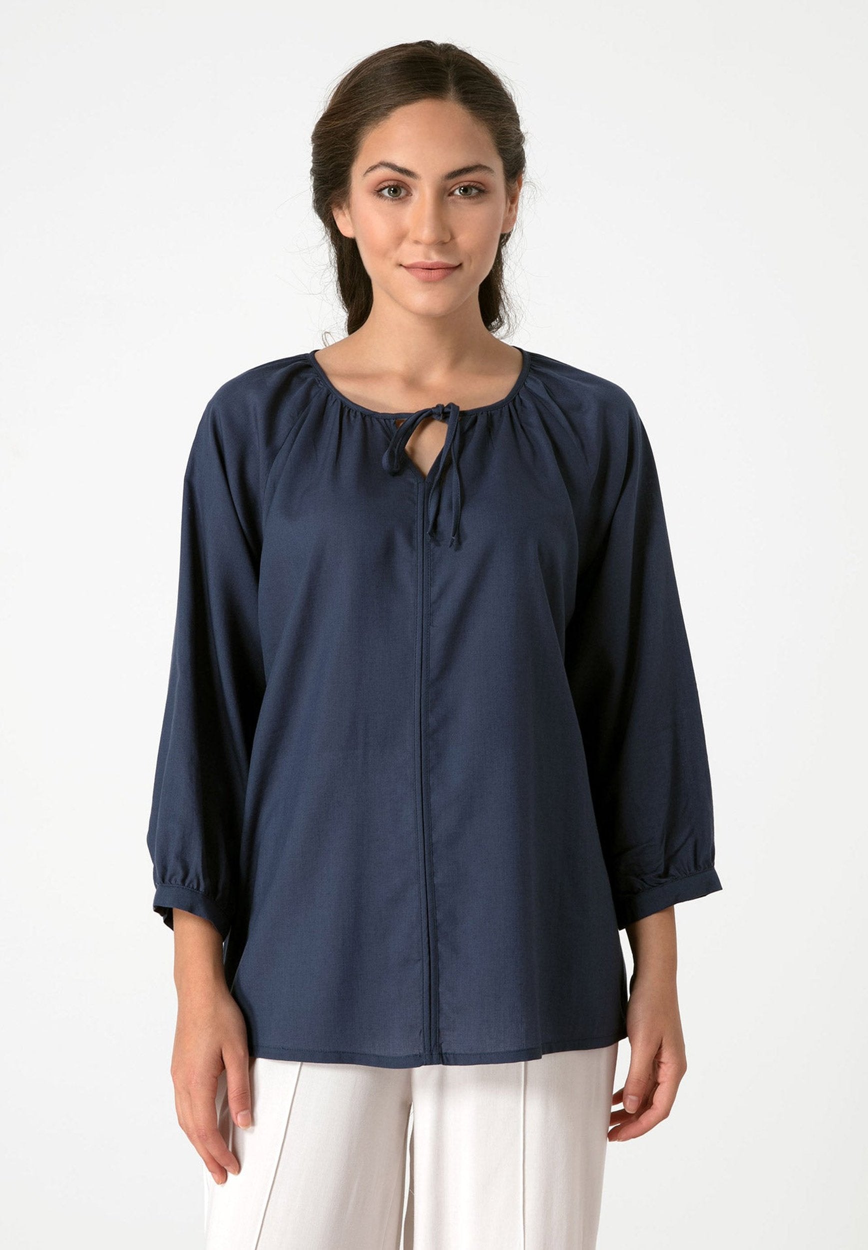 Bluse aus TENCEL™ Lyocell mit Bindeband am Ausschnitt