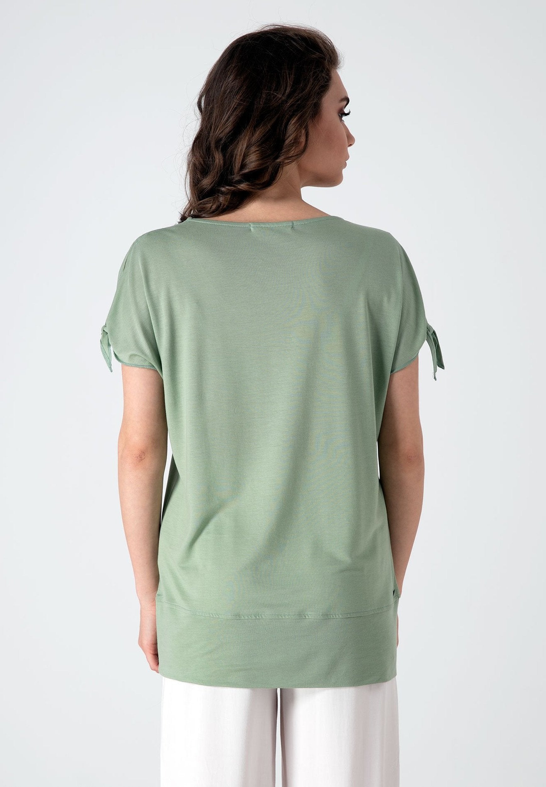 Damen Shirt aus TENCEL™ Lyocell mit Knoten-Detail am Ärmel WOR5310 Mineral Green