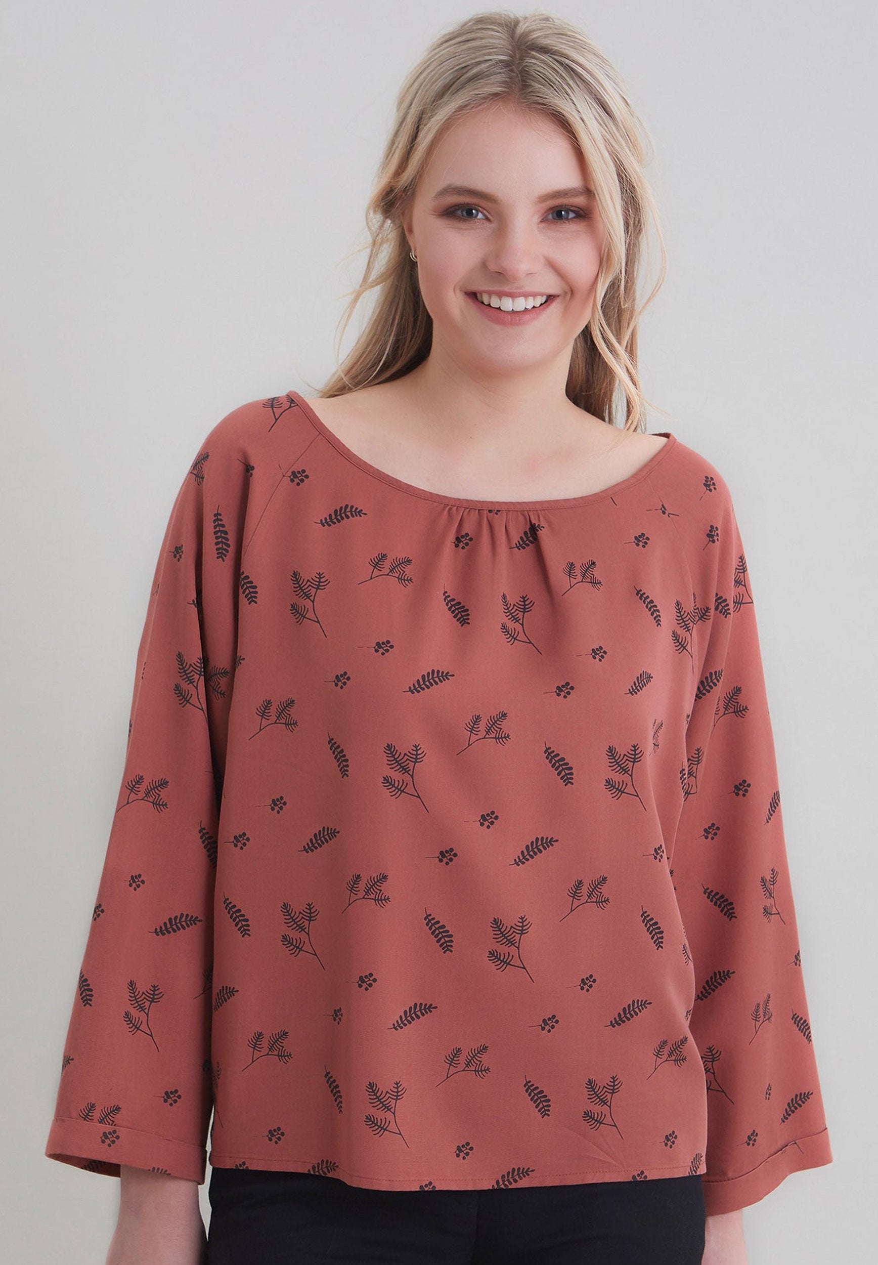 TENCEL™ Lyocell Blusenshirt mit schlichtem Blatt Motiv