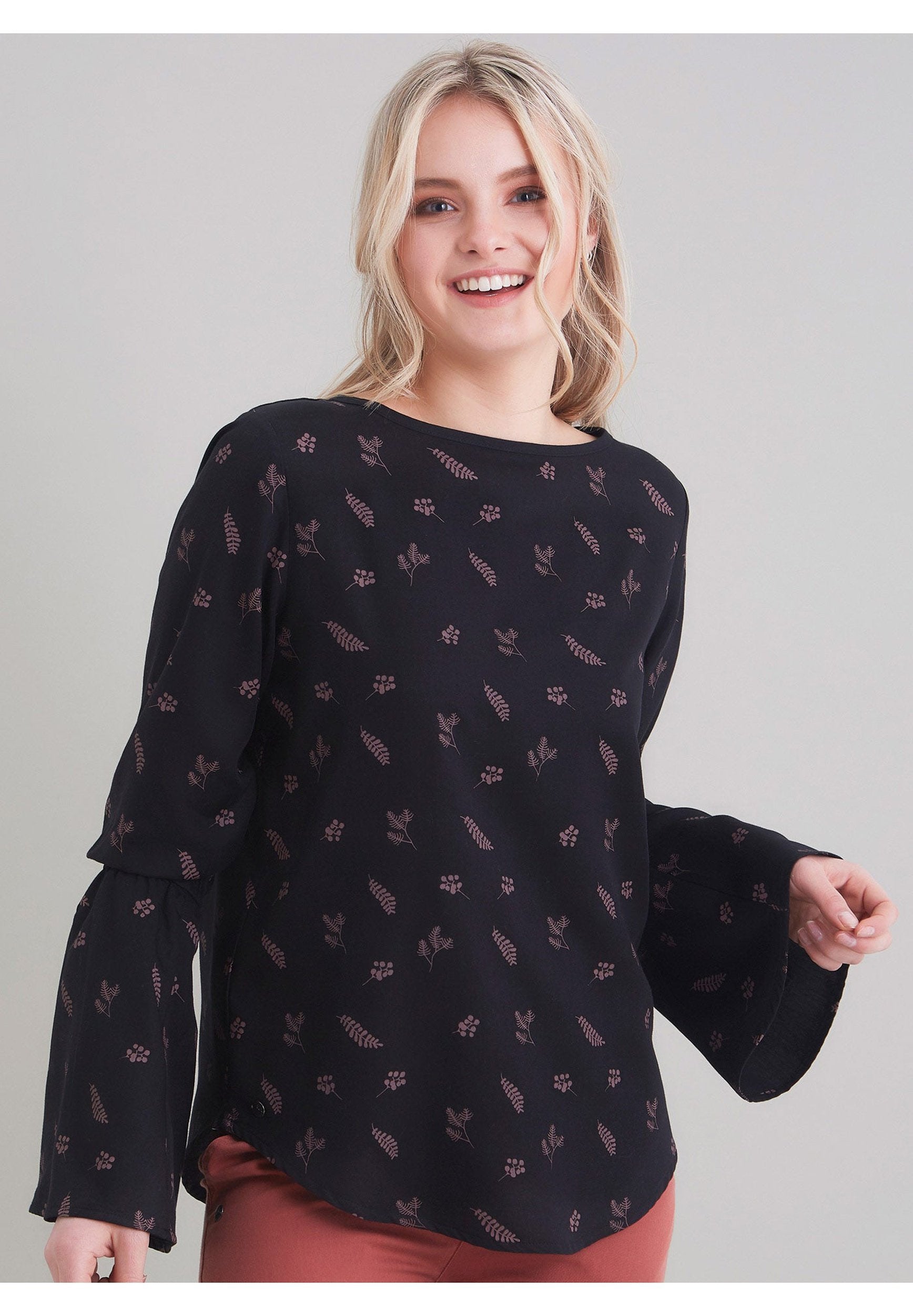 TENCEL™ Lyocell Blusenshirt mit modischen Trompetenaermeln