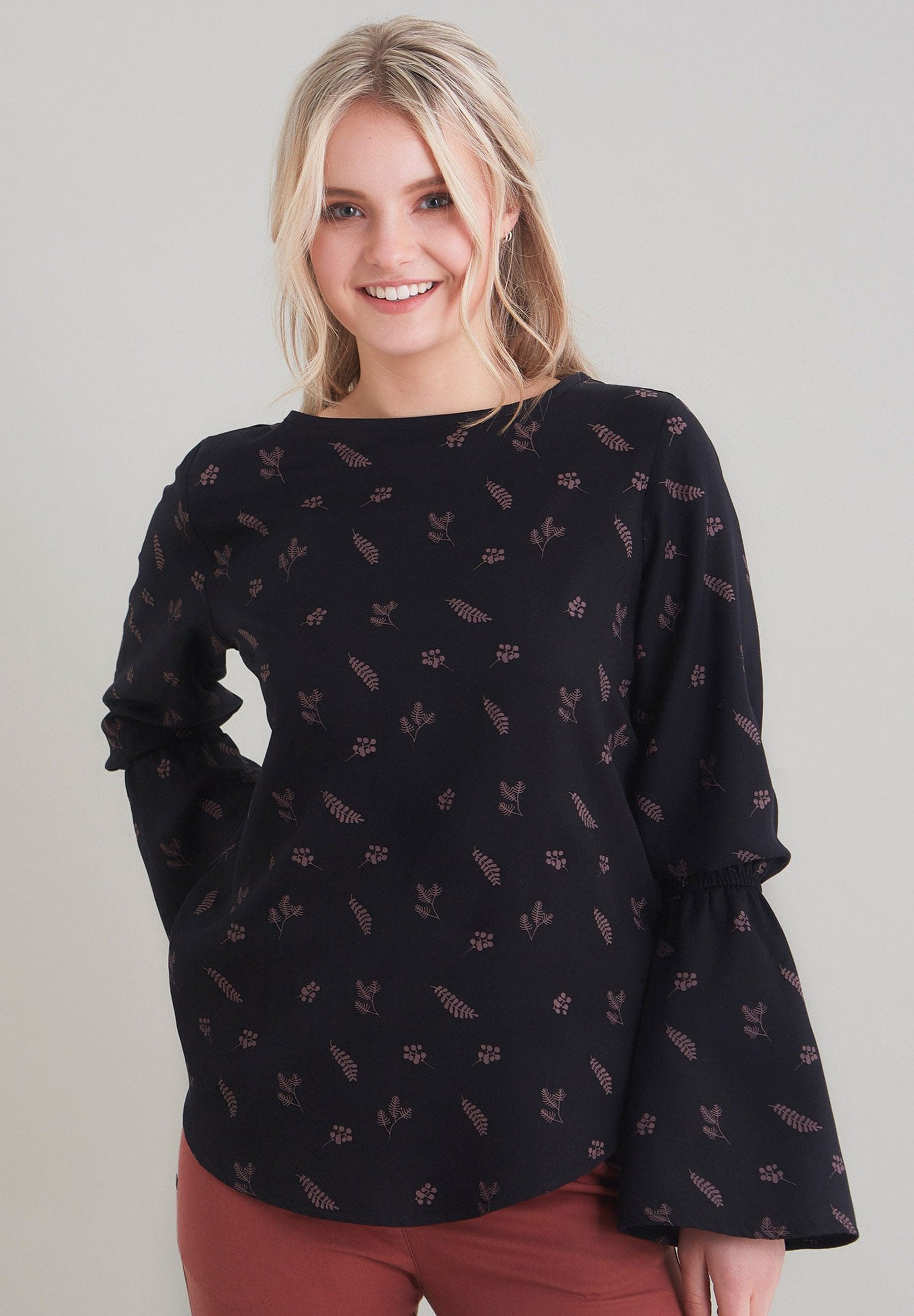 TENCEL™ Lyocell Blusenshirt mit modischen Trompetenaermeln