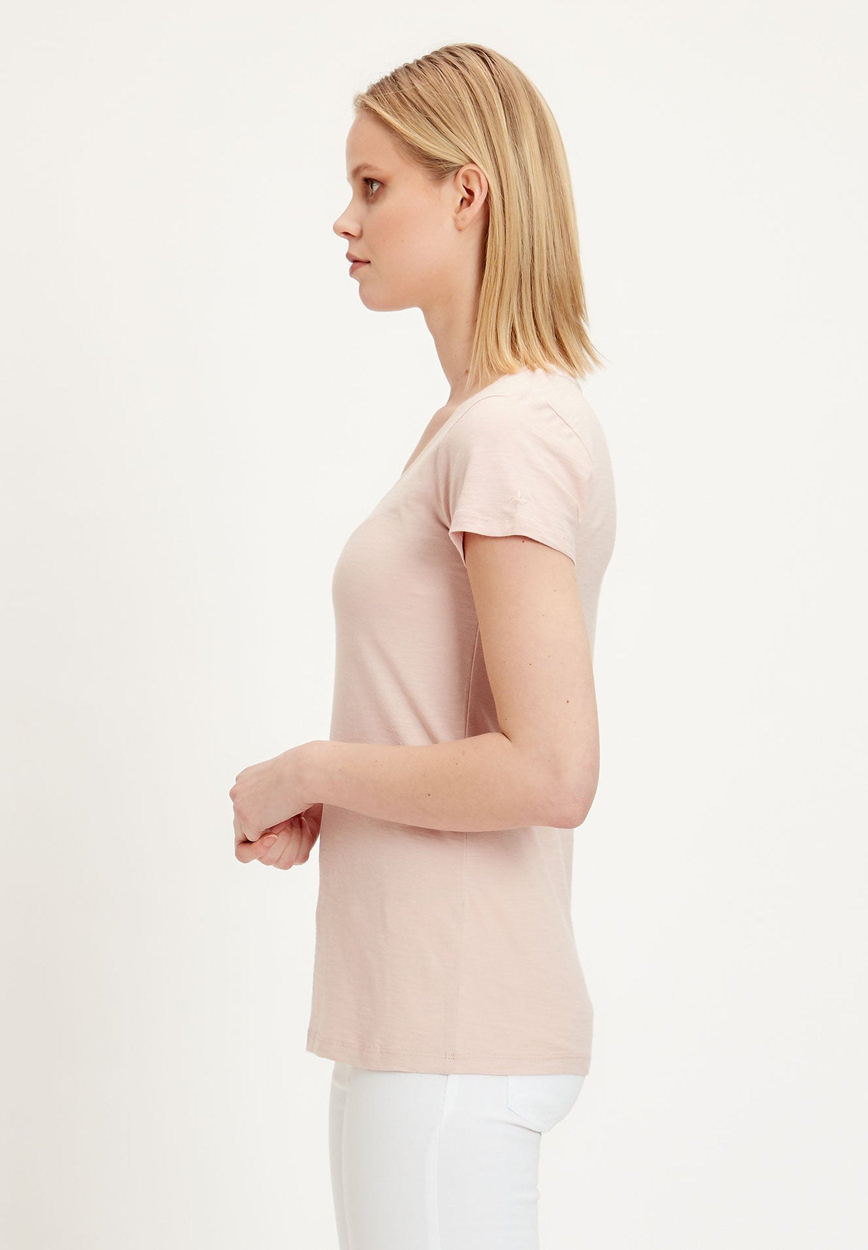 Basic T-Shirt aus Bio-Baumwolle mit V-Ausschnitt