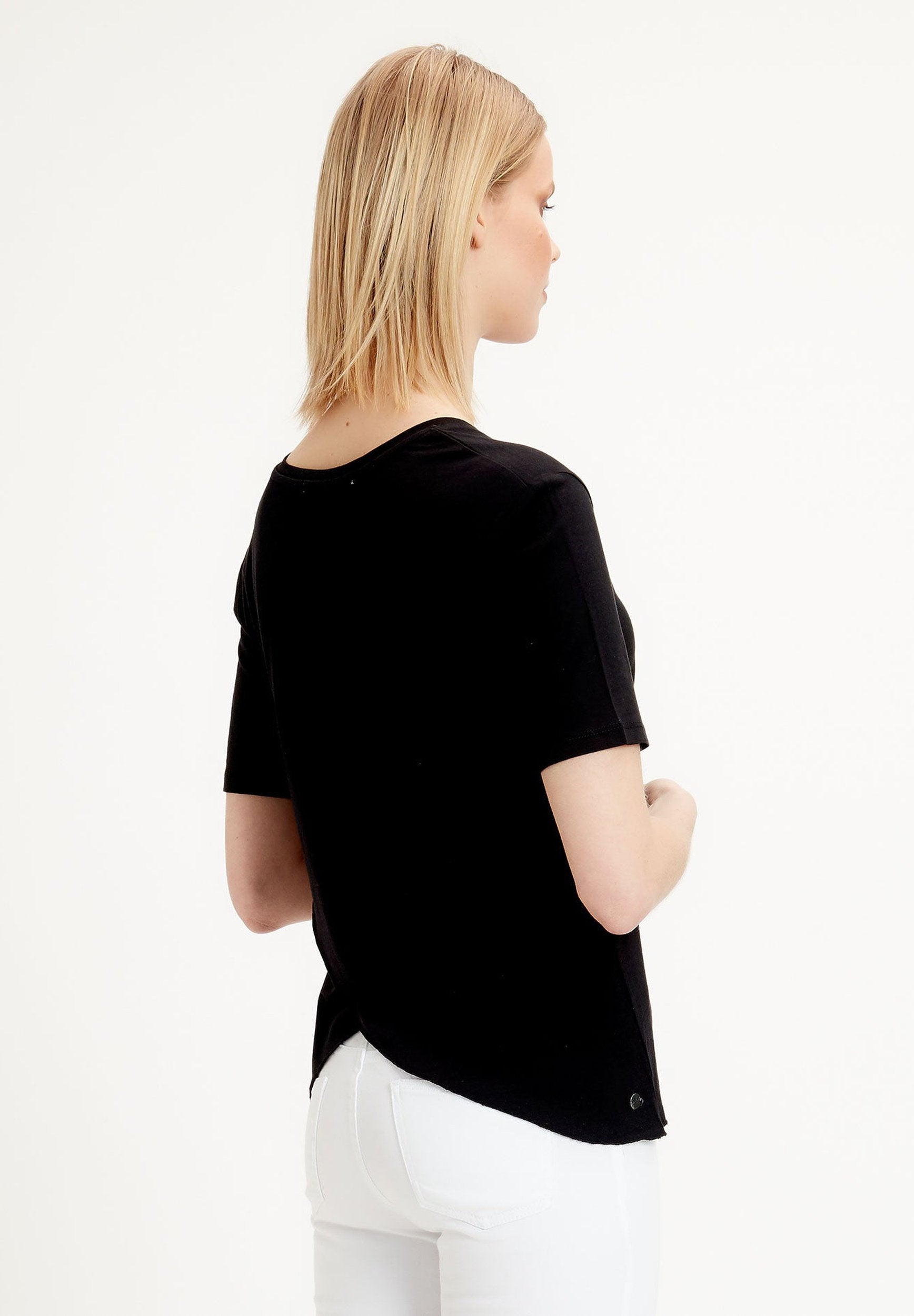 T-Shirt aus TENCEL™ Lyocell-Mix mit V-Ausschnitt