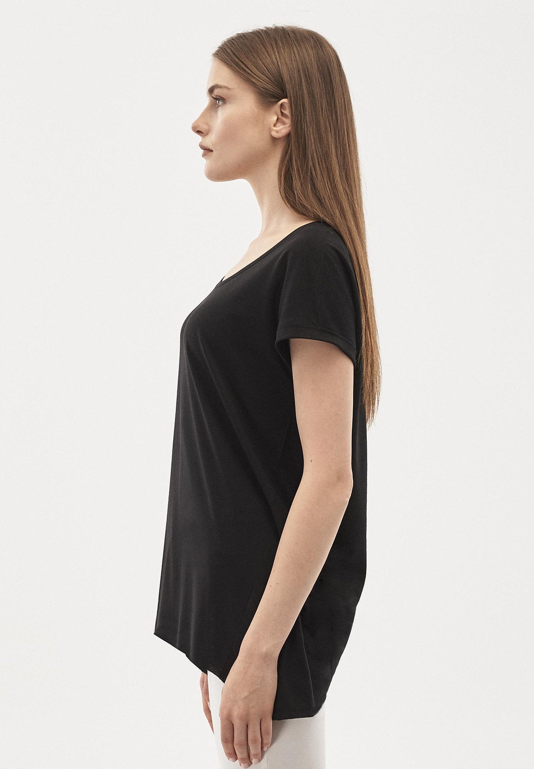 T-Shirt  aus TENCEL™ Lyocell-Mix mit Asymmetrischem Saum