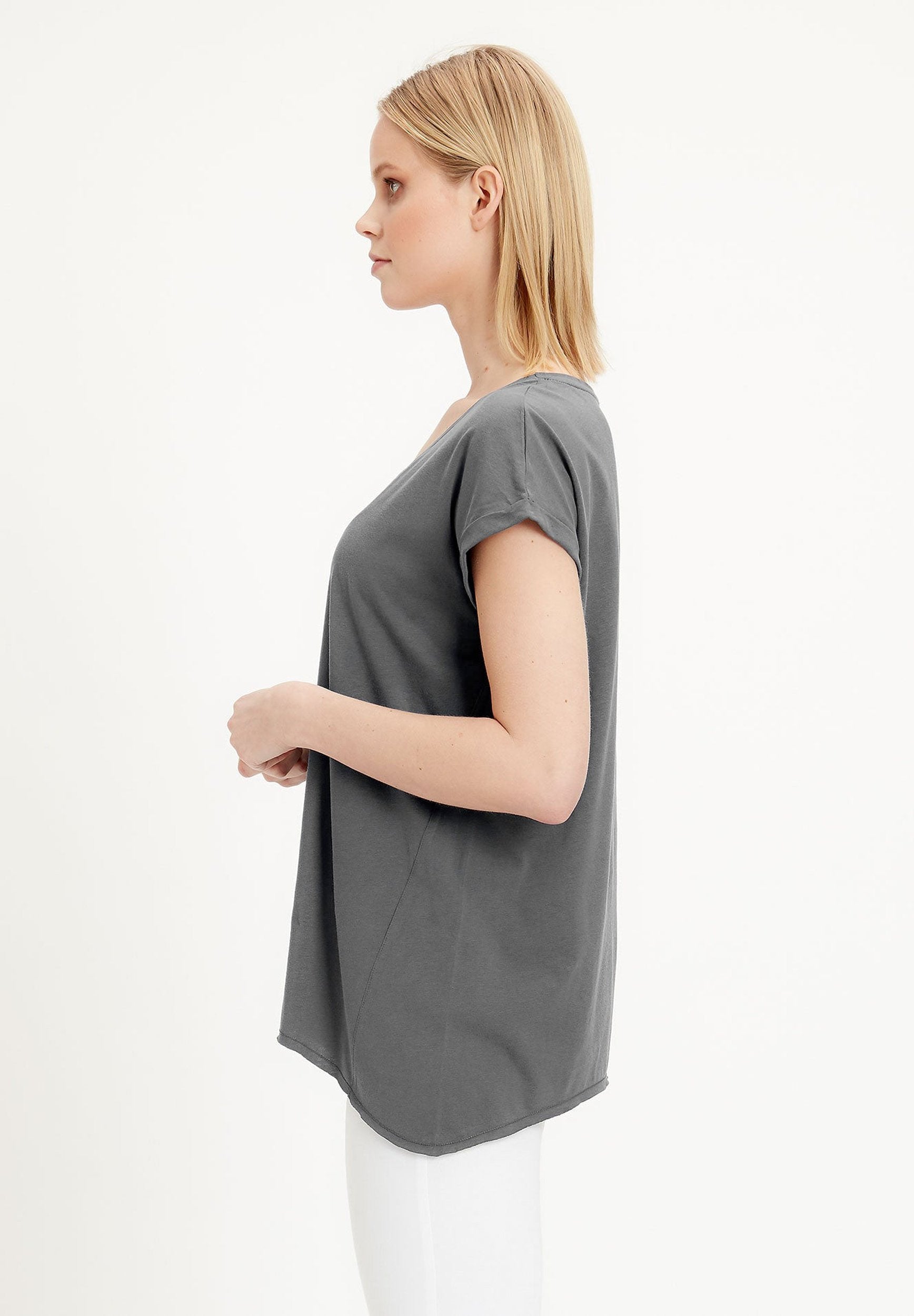 T-Shirt  aus TENCEL™ Lyocell-Mix mit Asymmetrischem Saum