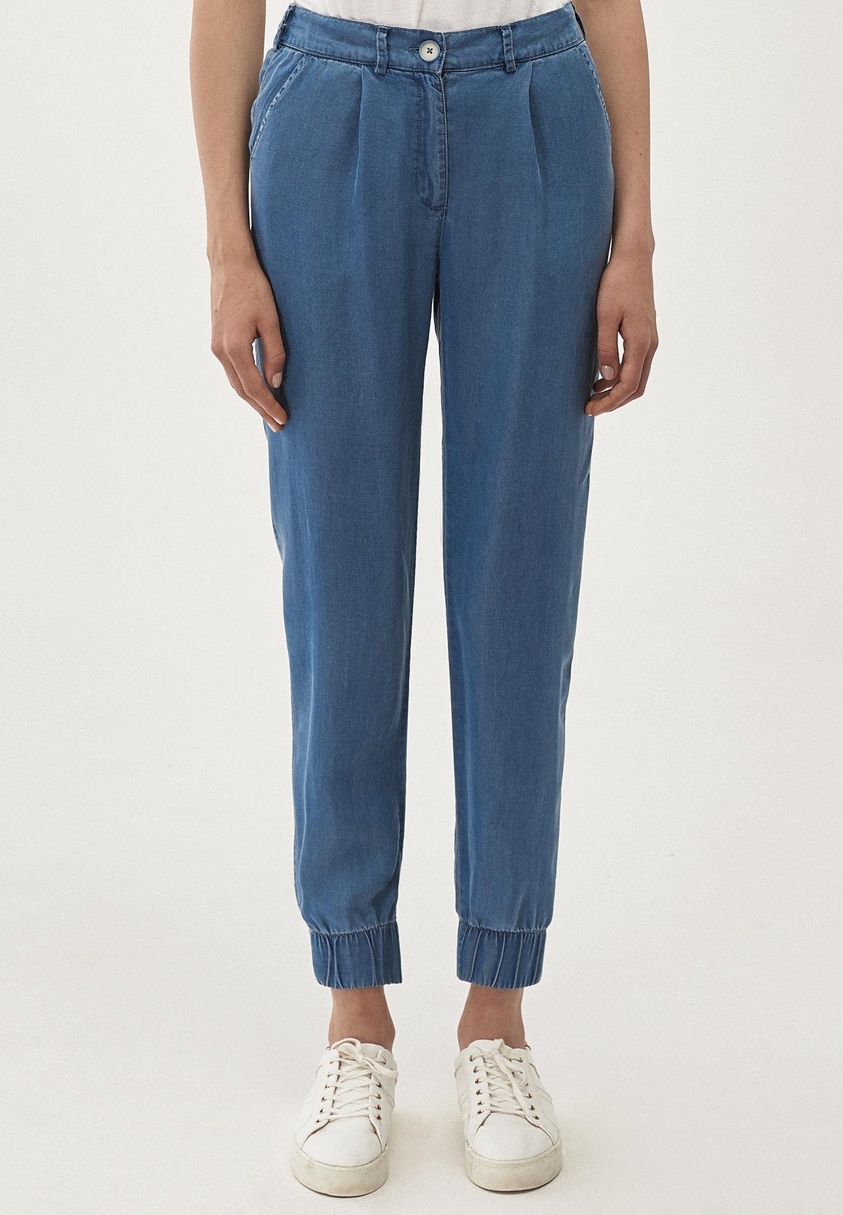 Hose aus TENCEL™ Lyocell Denim mit seitlichen Eingrifftaschen