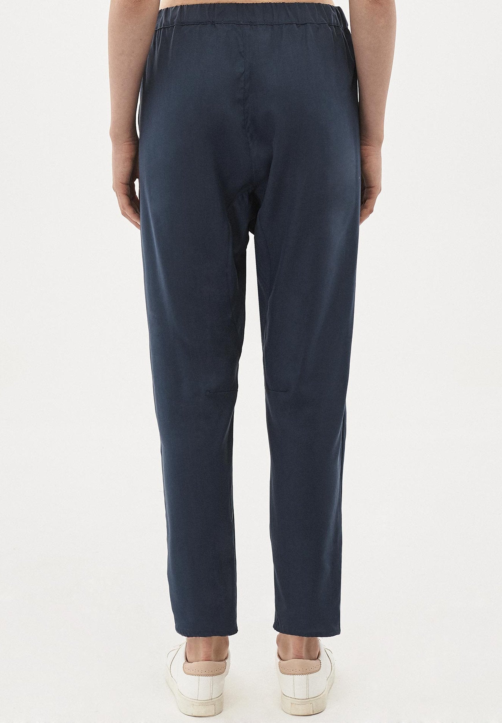 Hose aus TENCEL™ Lyocell mit Gürtel