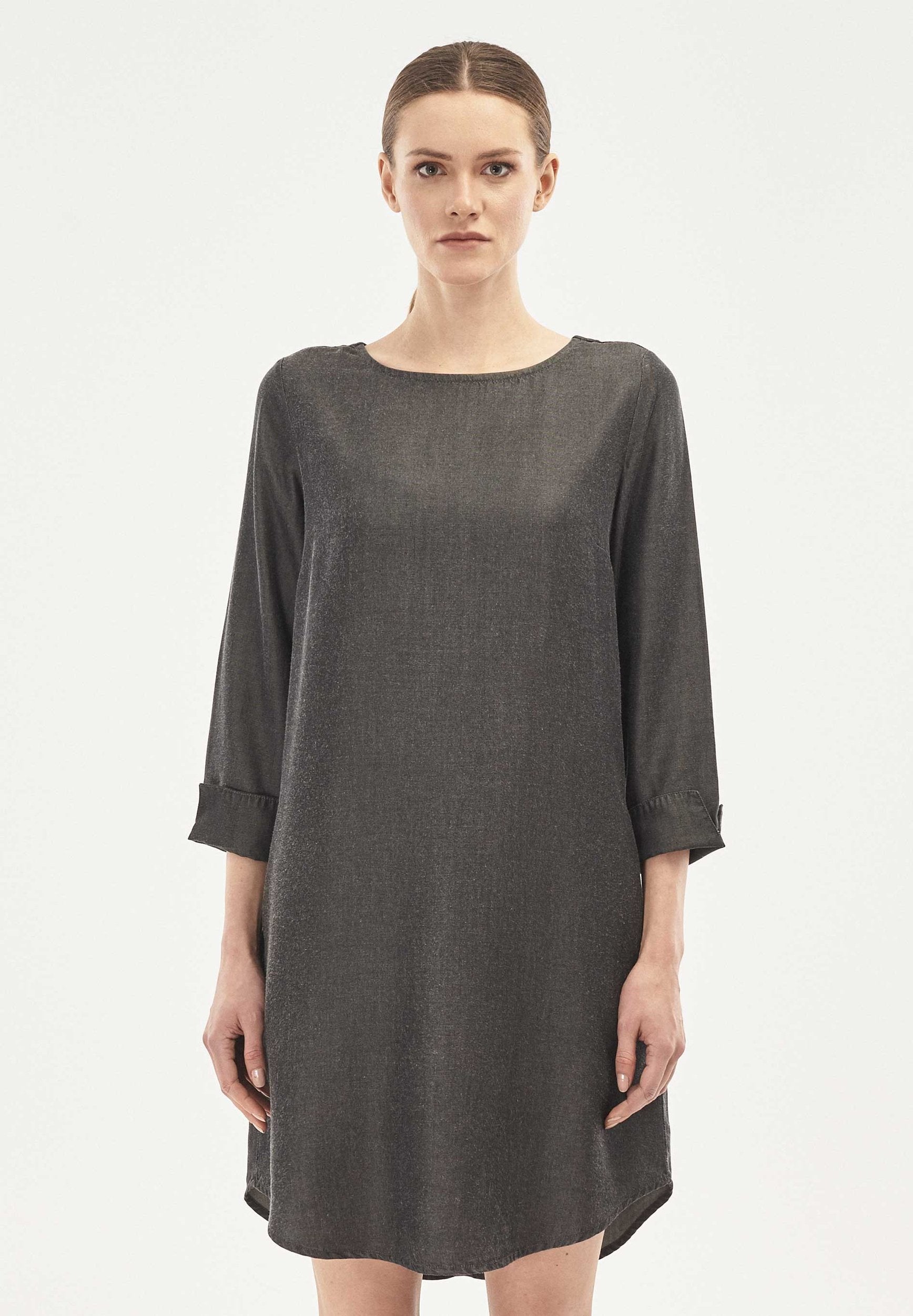 Kleid aus TENCEL™ Lyocell Denim mit seitlichen Eingrifftaschen