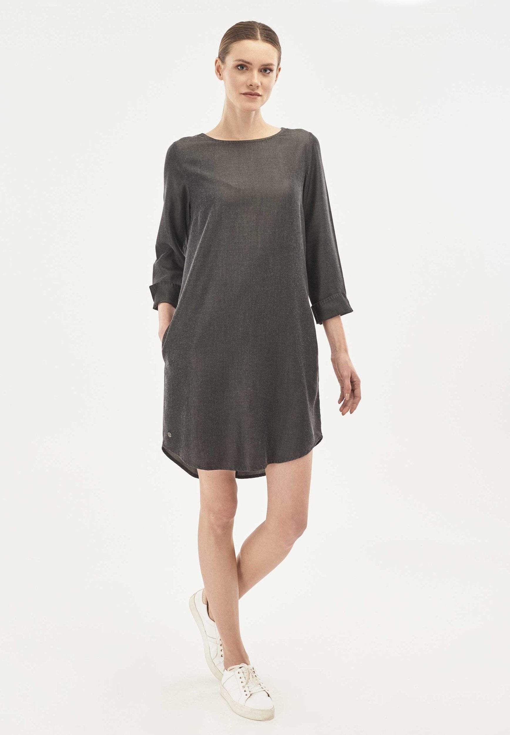 Kleid aus TENCEL™ Lyocell Denim mit seitlichen Eingrifftaschen