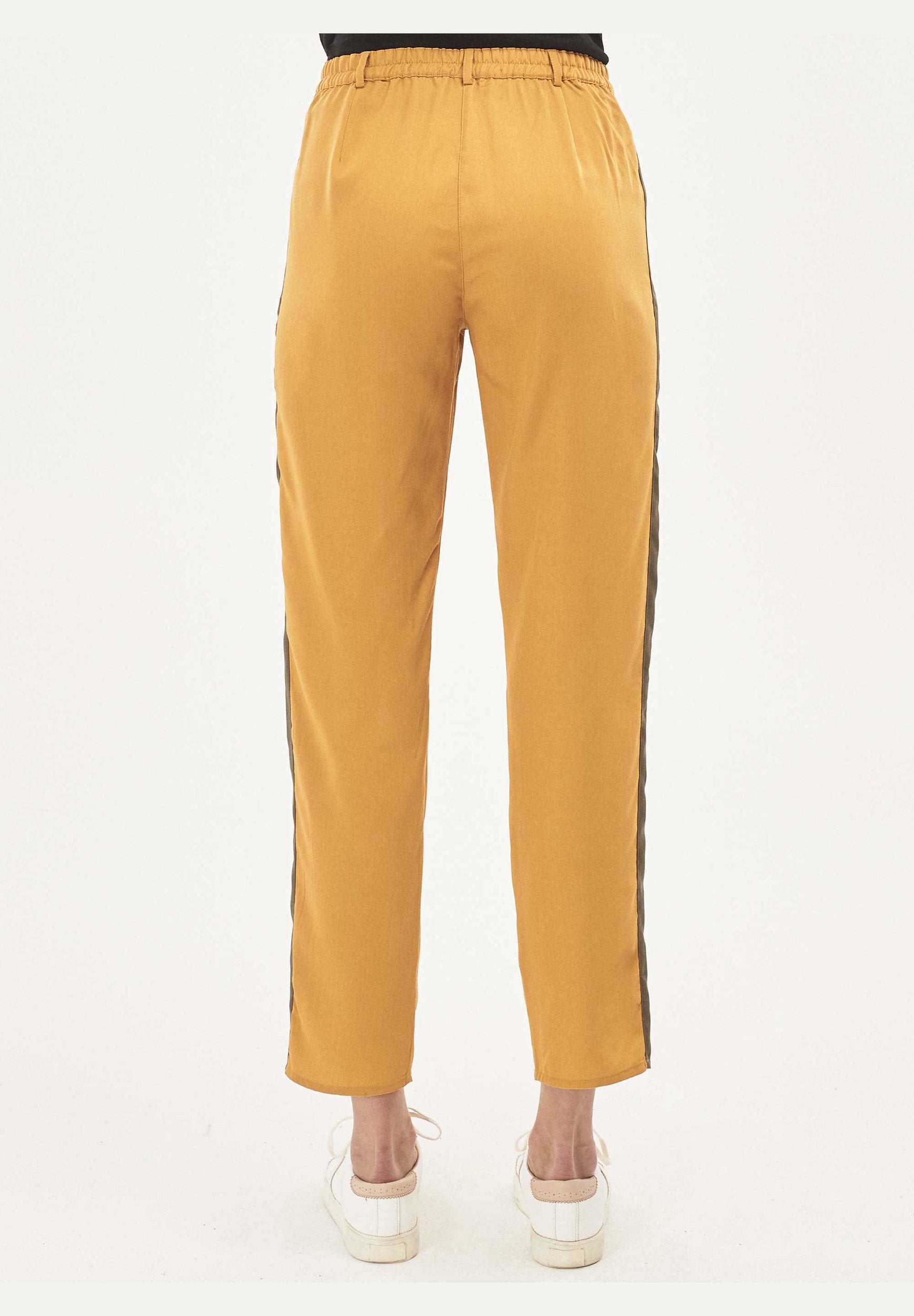 Hose aus TENCEL™ Lyocell mit seitlichen Tapestreifen