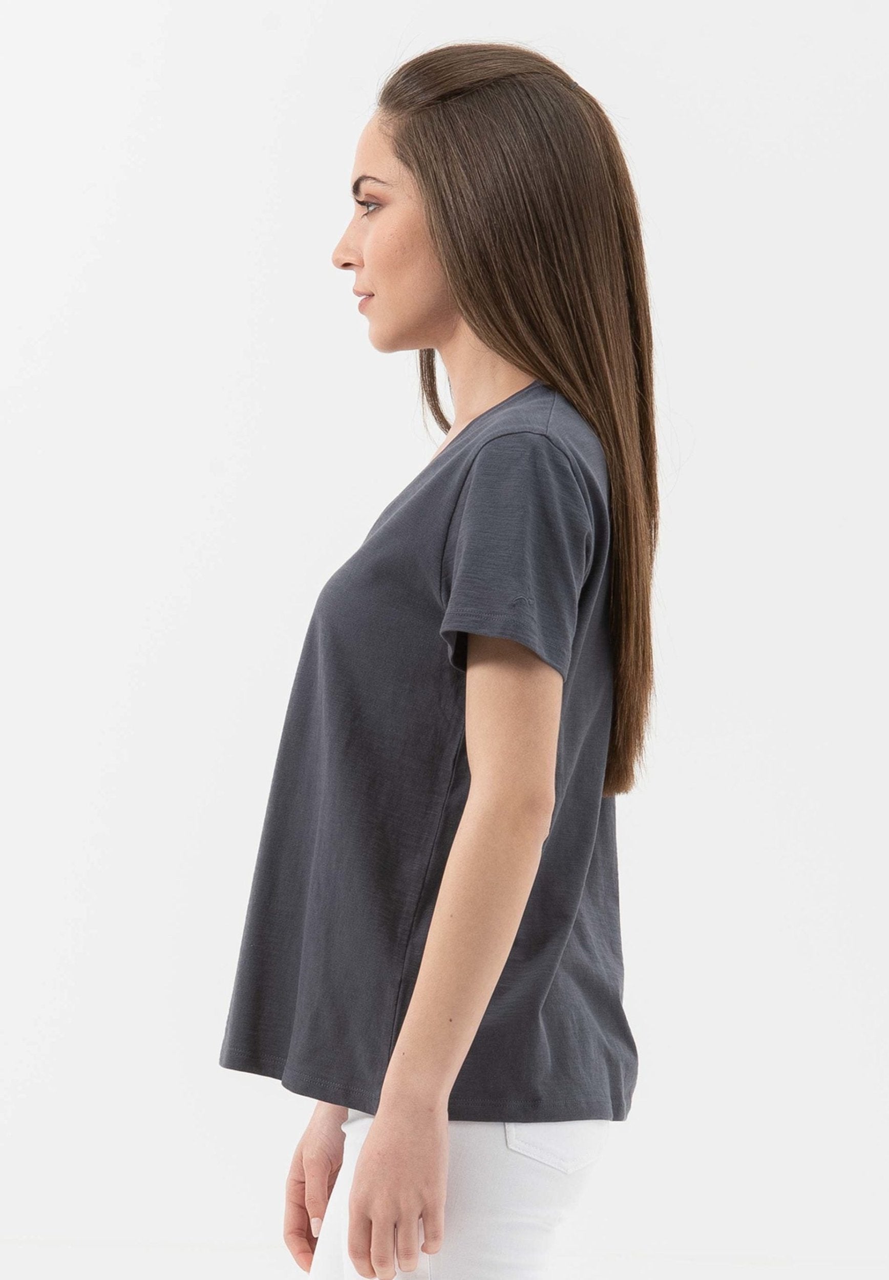 Basic T-Shirt aus Bio-Baumwolle mit V-Ausschnitt