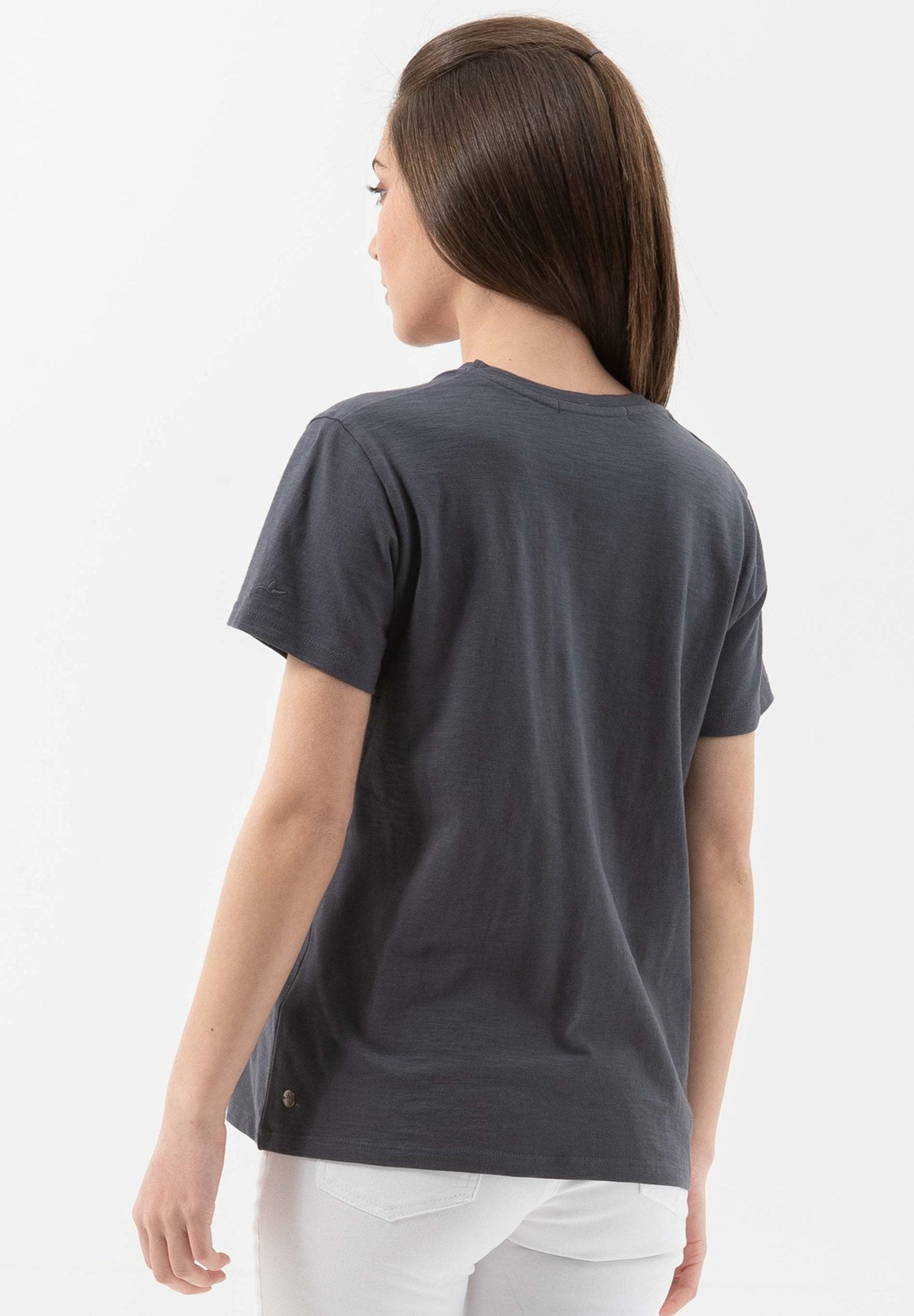 Basic T-Shirt aus Bio-Baumwolle mit V-Ausschnitt