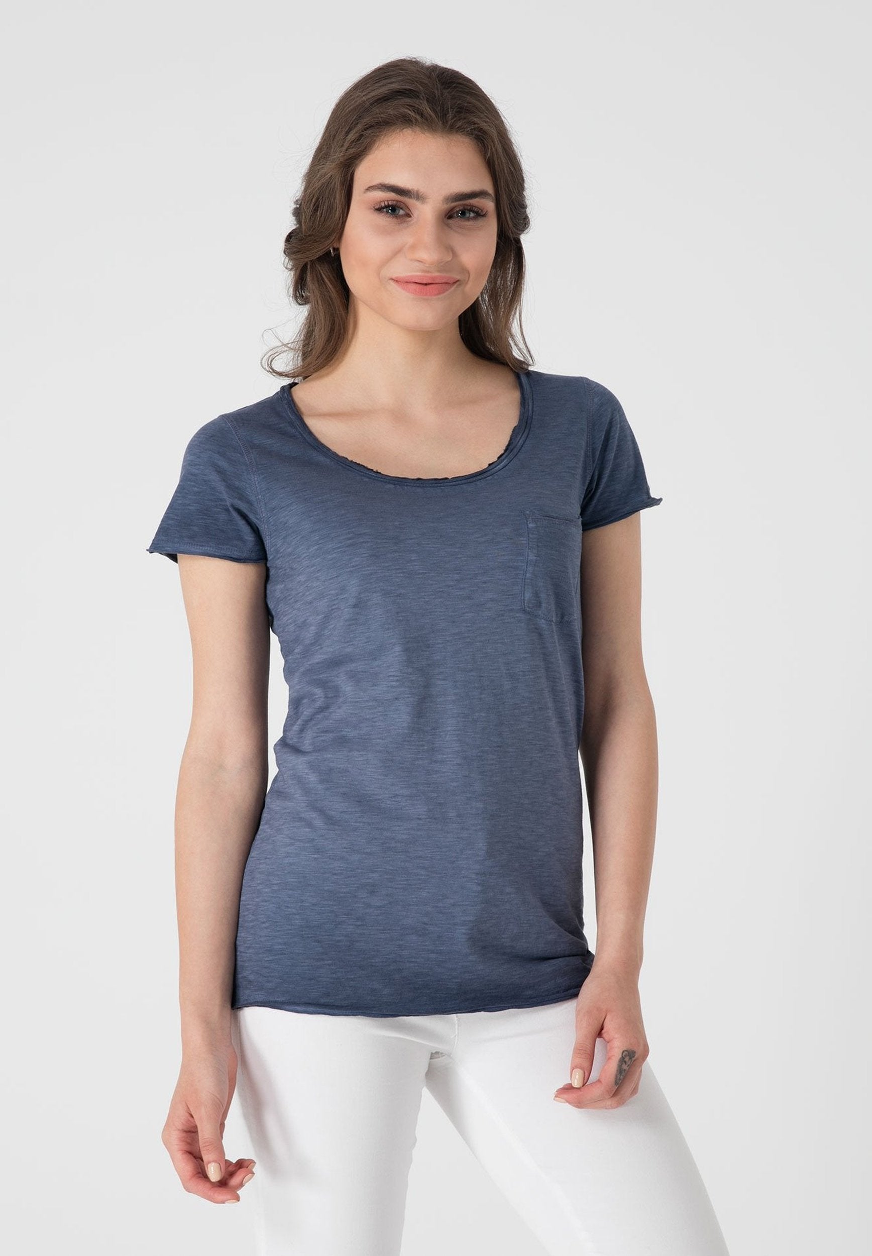 Raw-edge T-Shirt aus Bio-Baumwolle mit Brusttasche