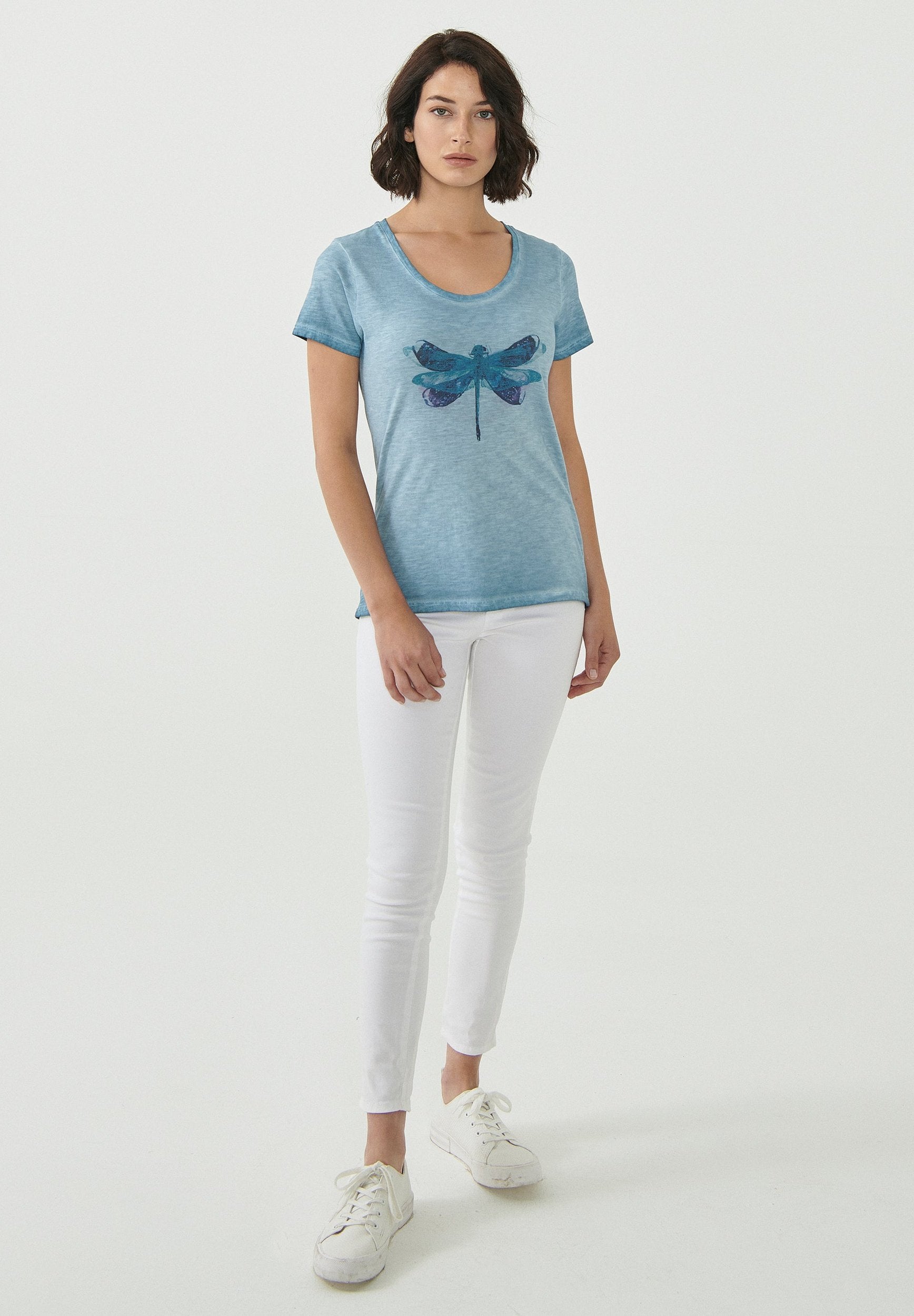 Garment Dyed T-Shirt aus Bio-Baumwolle mit Libellen-Print