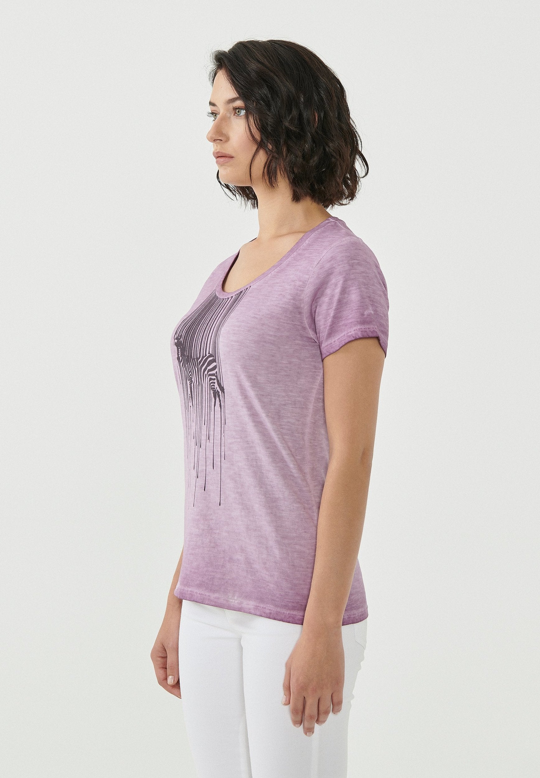 Garment Dyed T-Shirt aus Bio-Baumwolle mit Zebra-Print