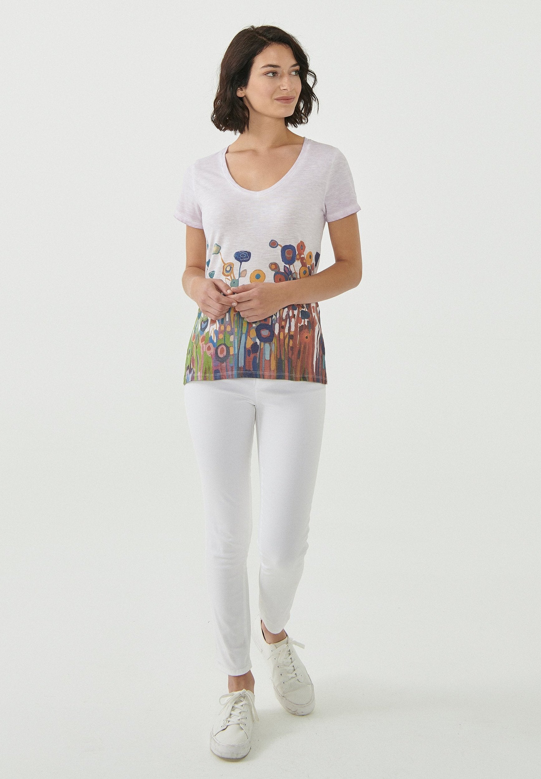Garment Dyed T-Shirt aus Bio-Baumwolle mit Blumen-Print