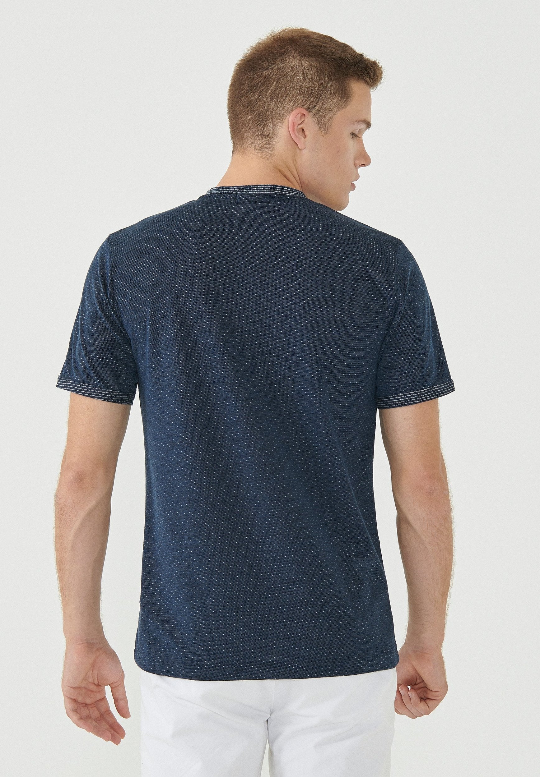 Henley-Shirt aus Bio-Baumwolle mit Punktmuster